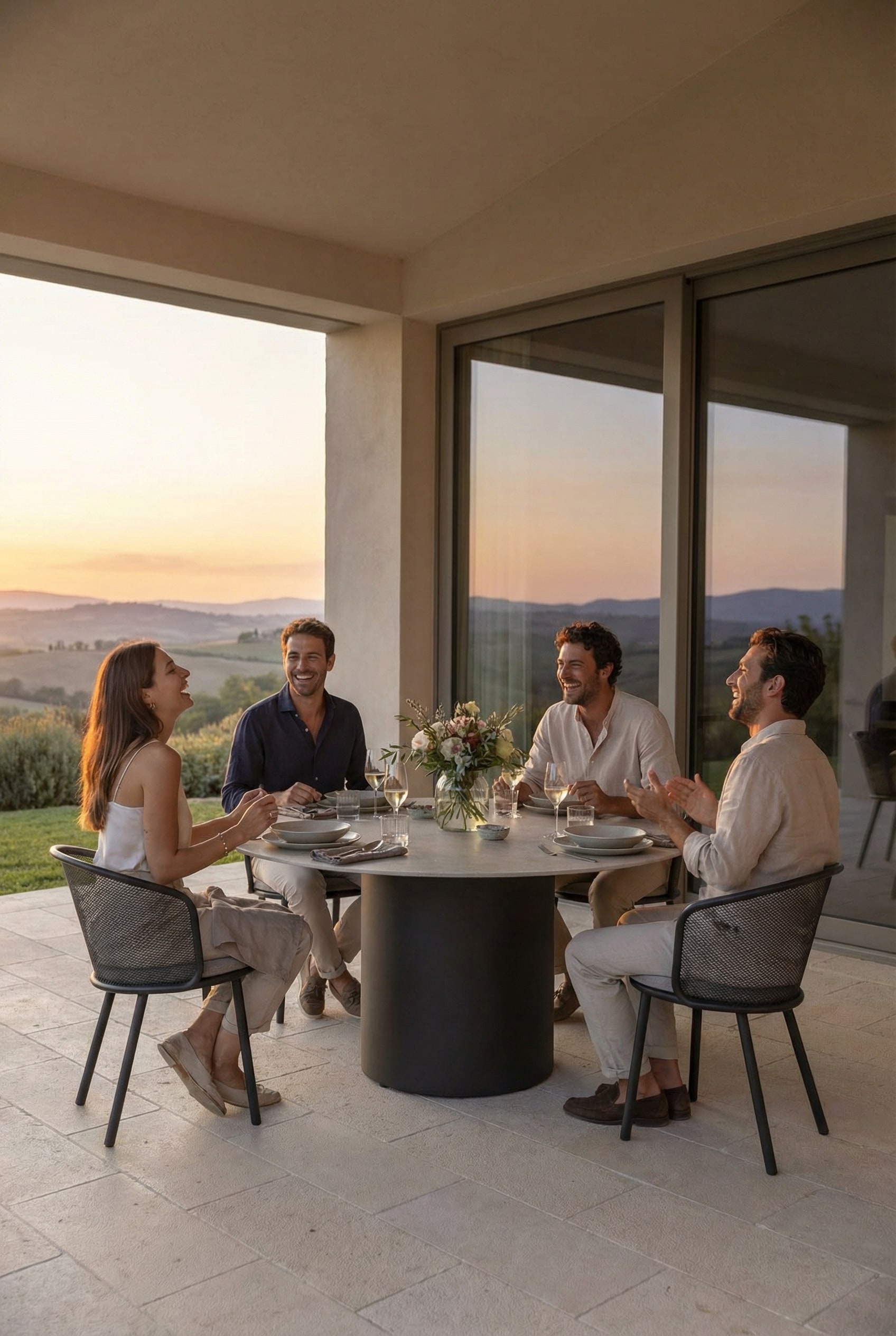 Moderner Keramik Esstisch Todus Branta in hellem Wohnambiente Moderner Keramik Esstisch Todus Branta in hellem Wohnambiente