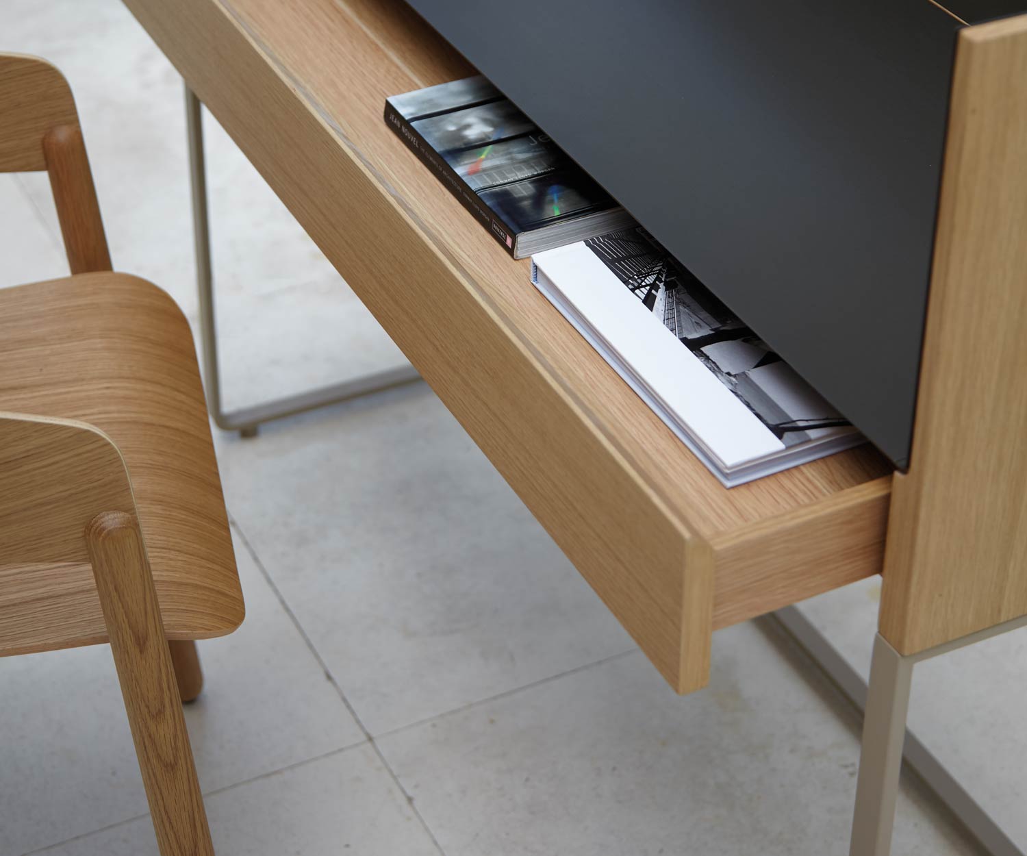 Punt Design Schreibtisch Stockholm mit großer Schublade