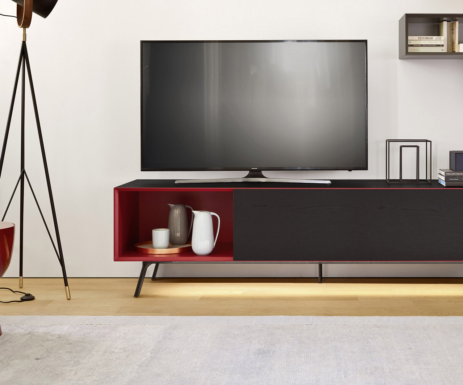 Designer Design Lowboard Minimal von Livitalia mit offener Box Ecken auf Gehrung geschnitten Designer Design Lowboard Minimal von Livitalia mit offener Box Ecken auf Gehrung geschnitten