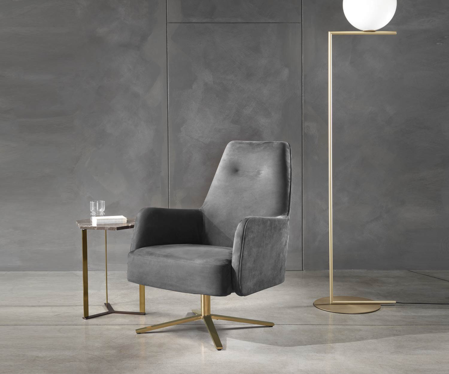Exclusif Marelli Fauteuil design Clipper en beige avec piètement pivotant en croix Exclusif Marelli Fauteuil design Clipper en beige avec piètement pivotant en croix