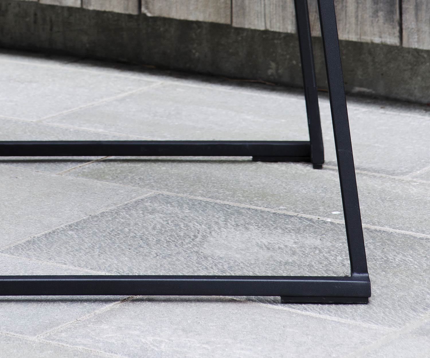Oasiq Muze - Chaise à accoudoirs de haute qualité en détail Piètement traîneau