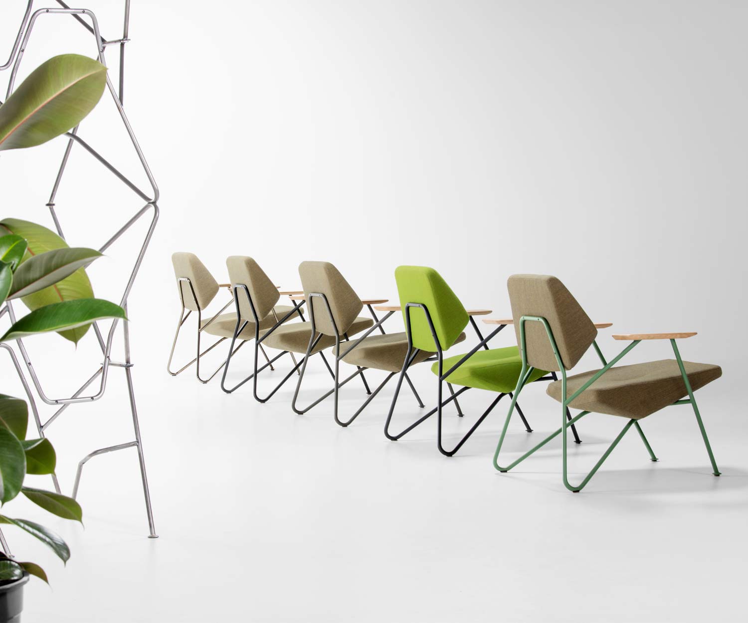 Prostoria Sessel Polygon in verschiedenen Farben bei den Stoffbezügen Prostoria Sessel Polygon in verschiedenen Farben bei den Stoffbezügen