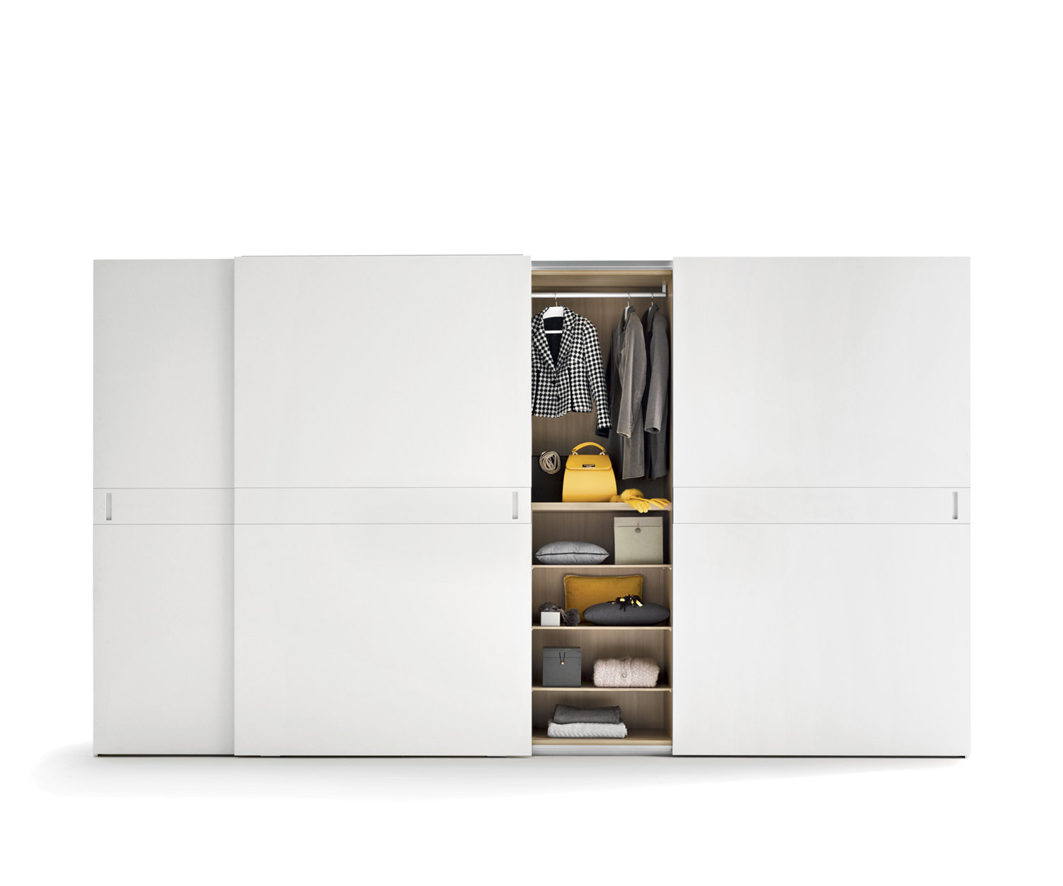 Novamobili Kleiderschrank Class Schiebetueren offen Hauptfoto Novamobili Kleiderschrank Class Schiebetueren offen Hauptfoto