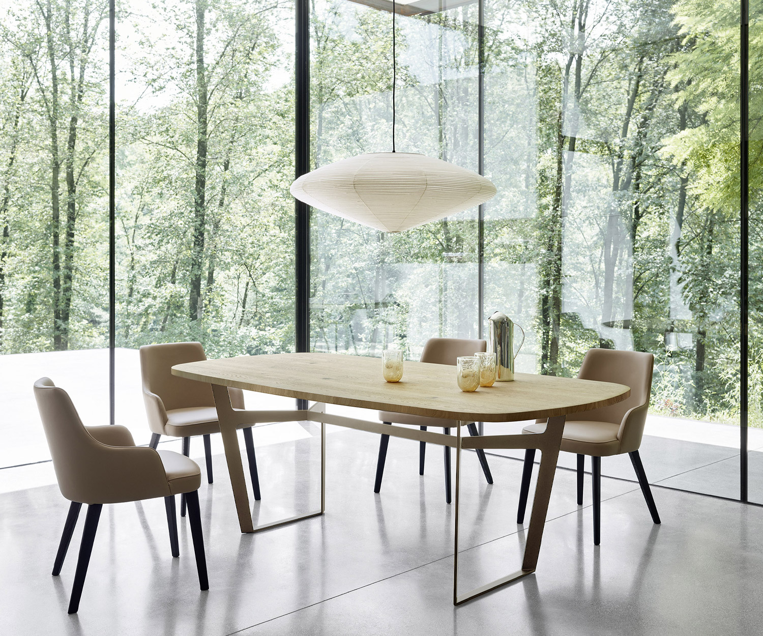 Livitalia Table de salle à manger Obi avec plateau en chêne clair et piètement laqué marron