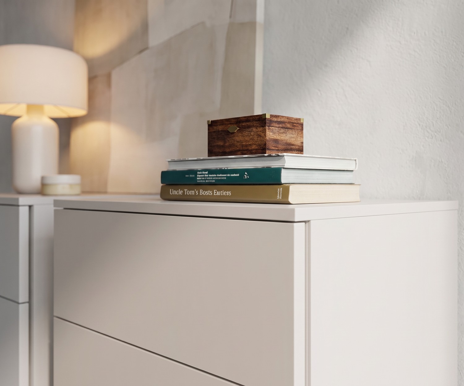 Chiffonnier haut Atena par Livitalia pour la chambre, commodes minimalistes à 6 tiroirs en blanc et beige, style moderne.