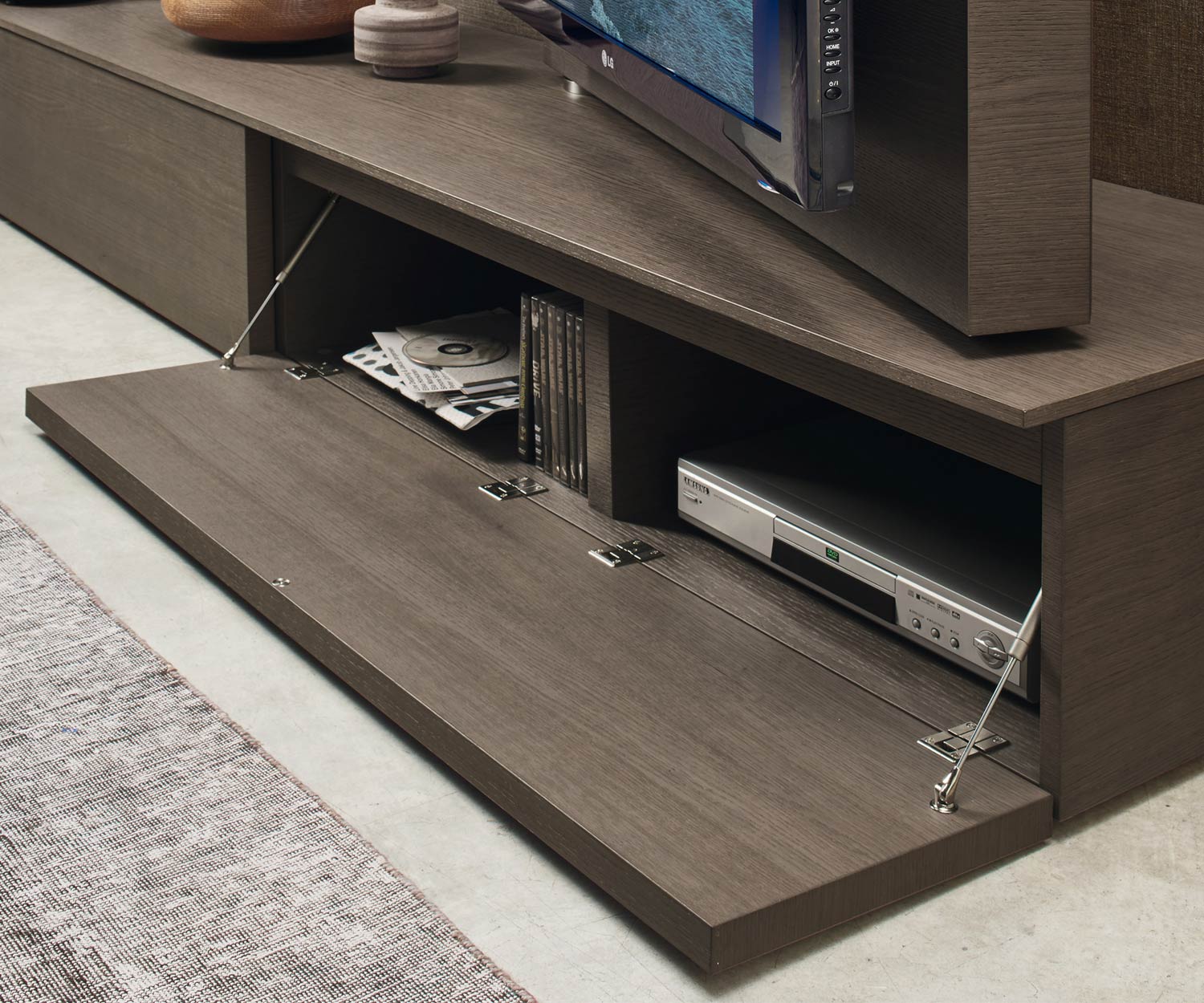 Moderne Livitalia Design Meuble-paroi C45 TV Design Lowboard avec porte abattante ouverte Moderne Livitalia Design Meuble-paroi C45 TV Design Lowboard avec porte abattante ouverte