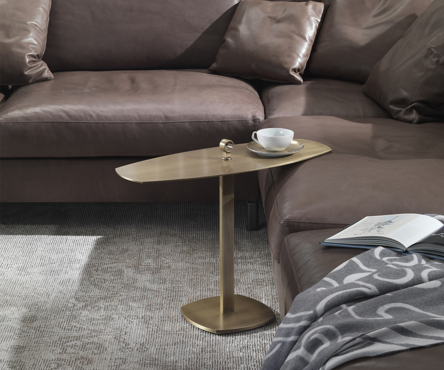 Table d'appoint design moderne pour canapé Marelli Leaf