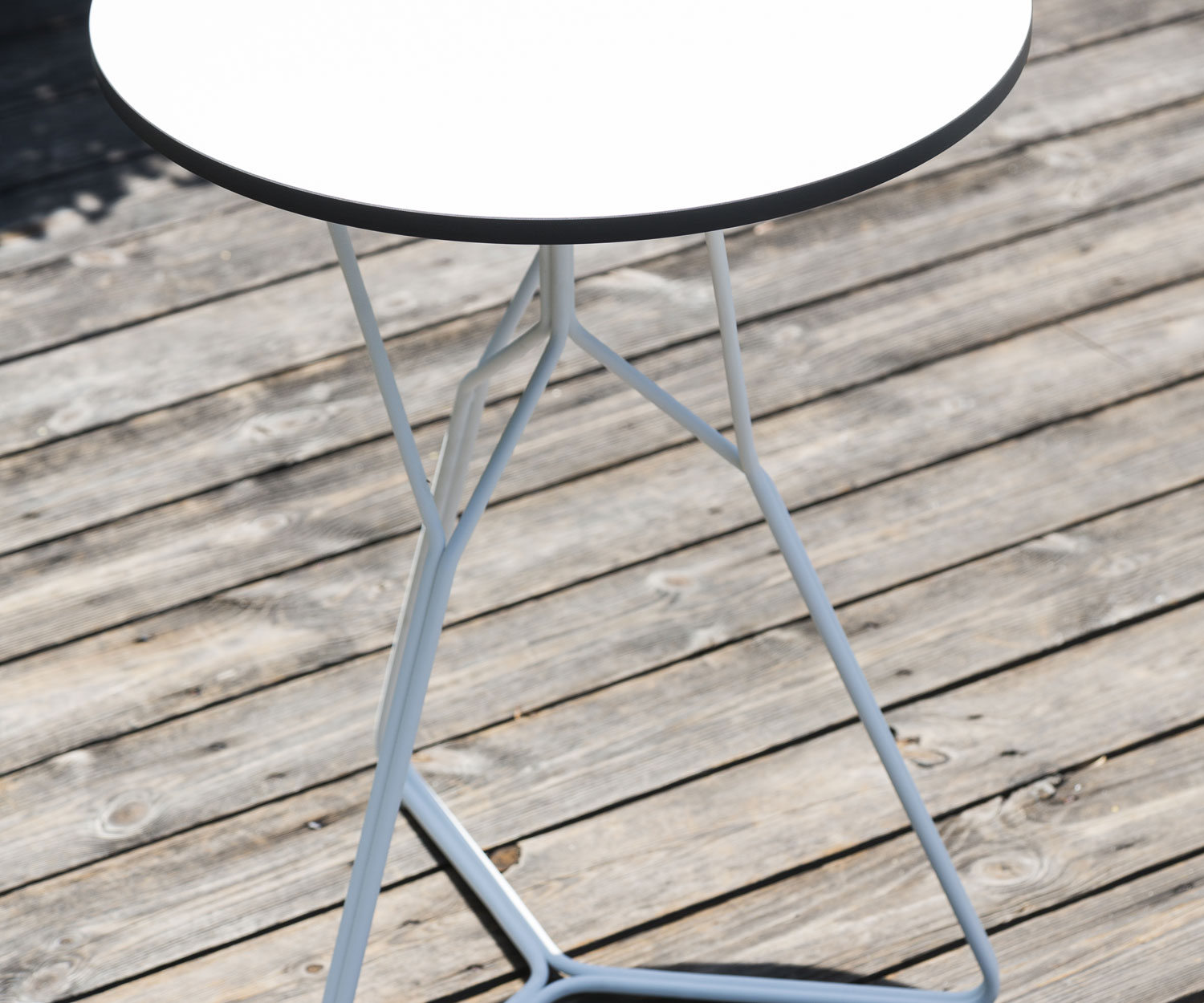 Oasiq Tables de jardin en acier inoxydable de la série Serac Oasiq Tables de jardin en acier inoxydable de la série Serac