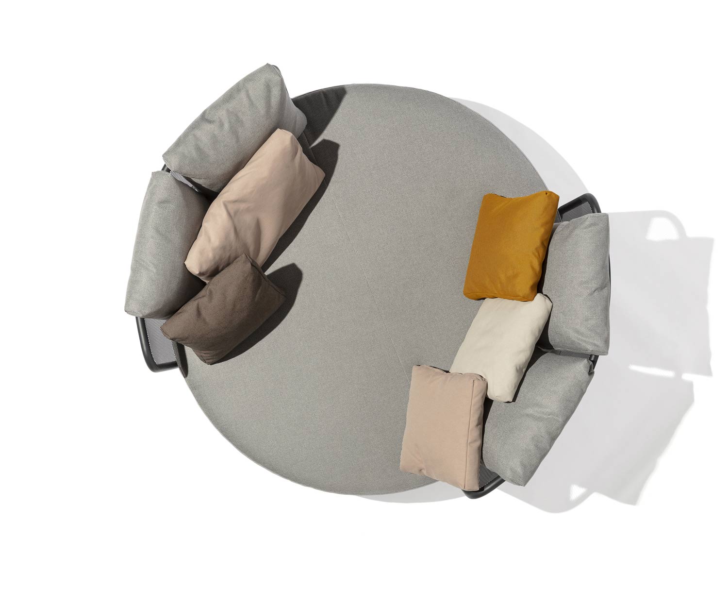 Baza Round Design Daybed von Todus verstellte Armlehnen Baza Round Design Daybed von Todus verstellte Armlehnen