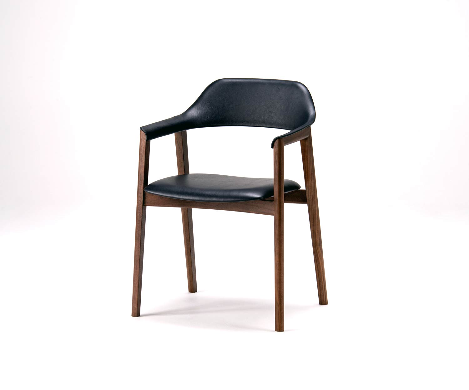 Chaise exclusive Conde House Ten avec accoudoirs rembourrés et assise en cuir