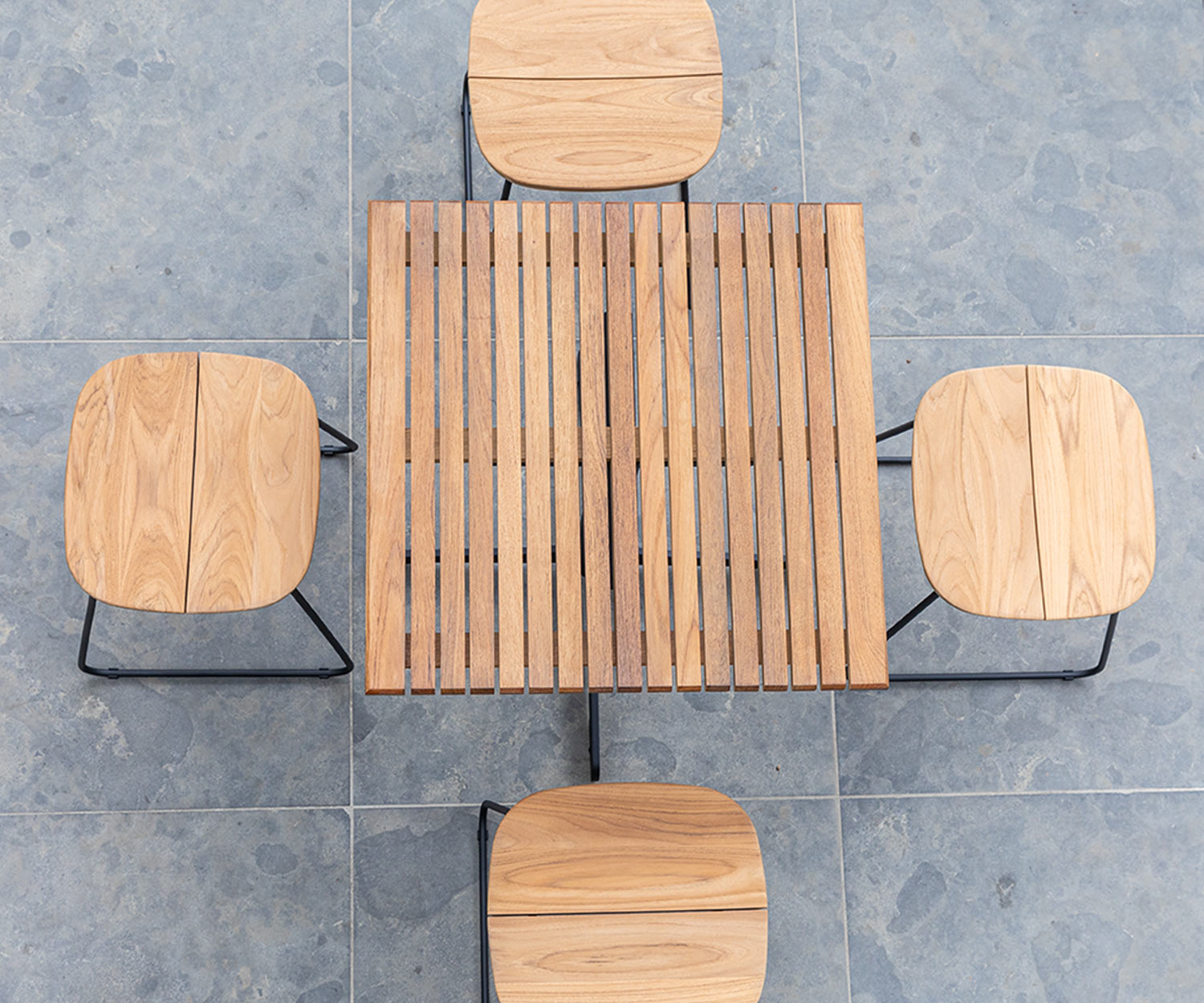 Exclusif Oasiq Bryggen Chaise de jardin design avec structure en acier inoxydable sur terrasse