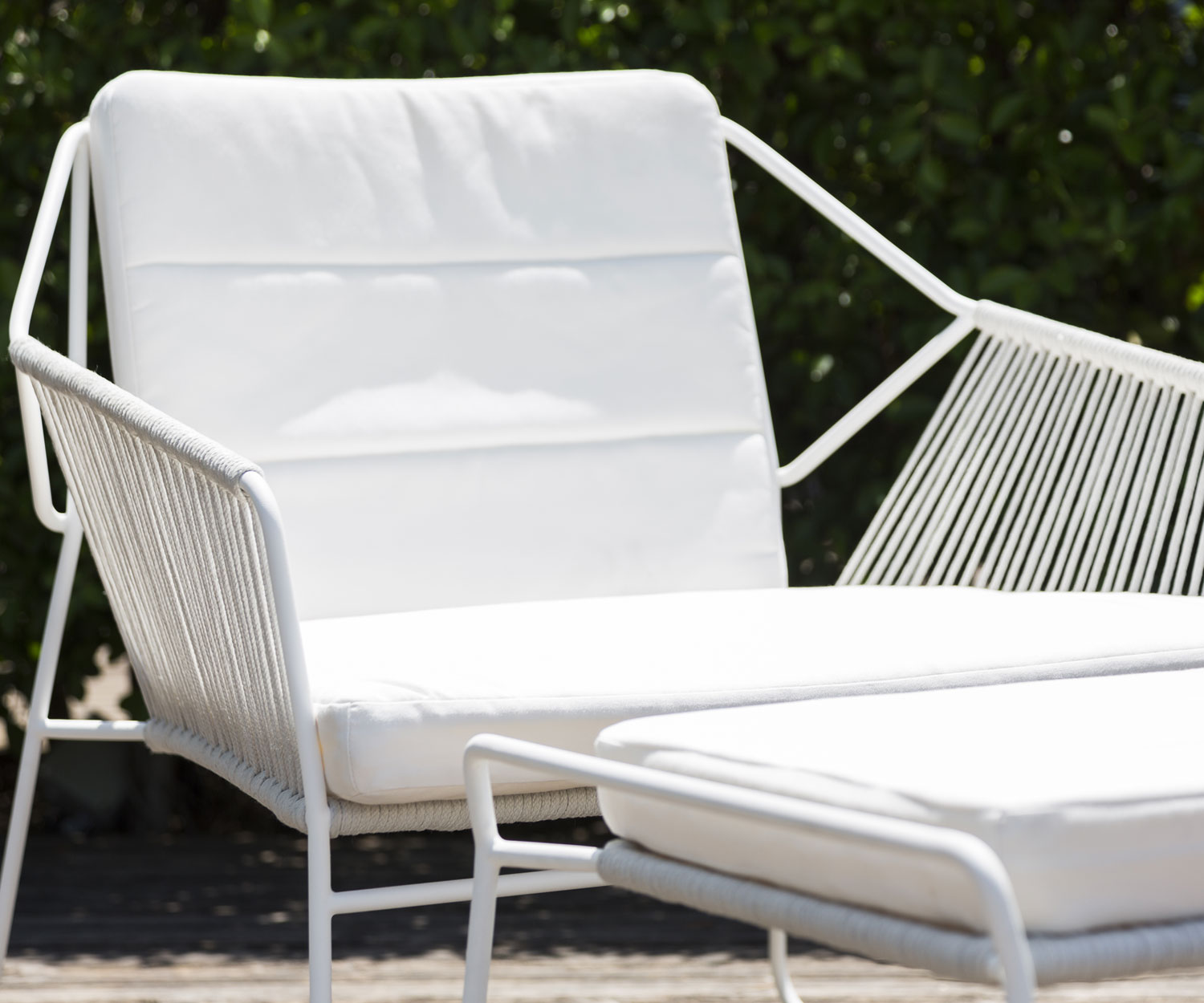 Oasiq Sandur Schnur Design Tabouret Détail de la structure Coussin d'assise en blanc Oasiq Sandur Schnur Design Tabouret Détail de la structure Coussin d'assise en blanc