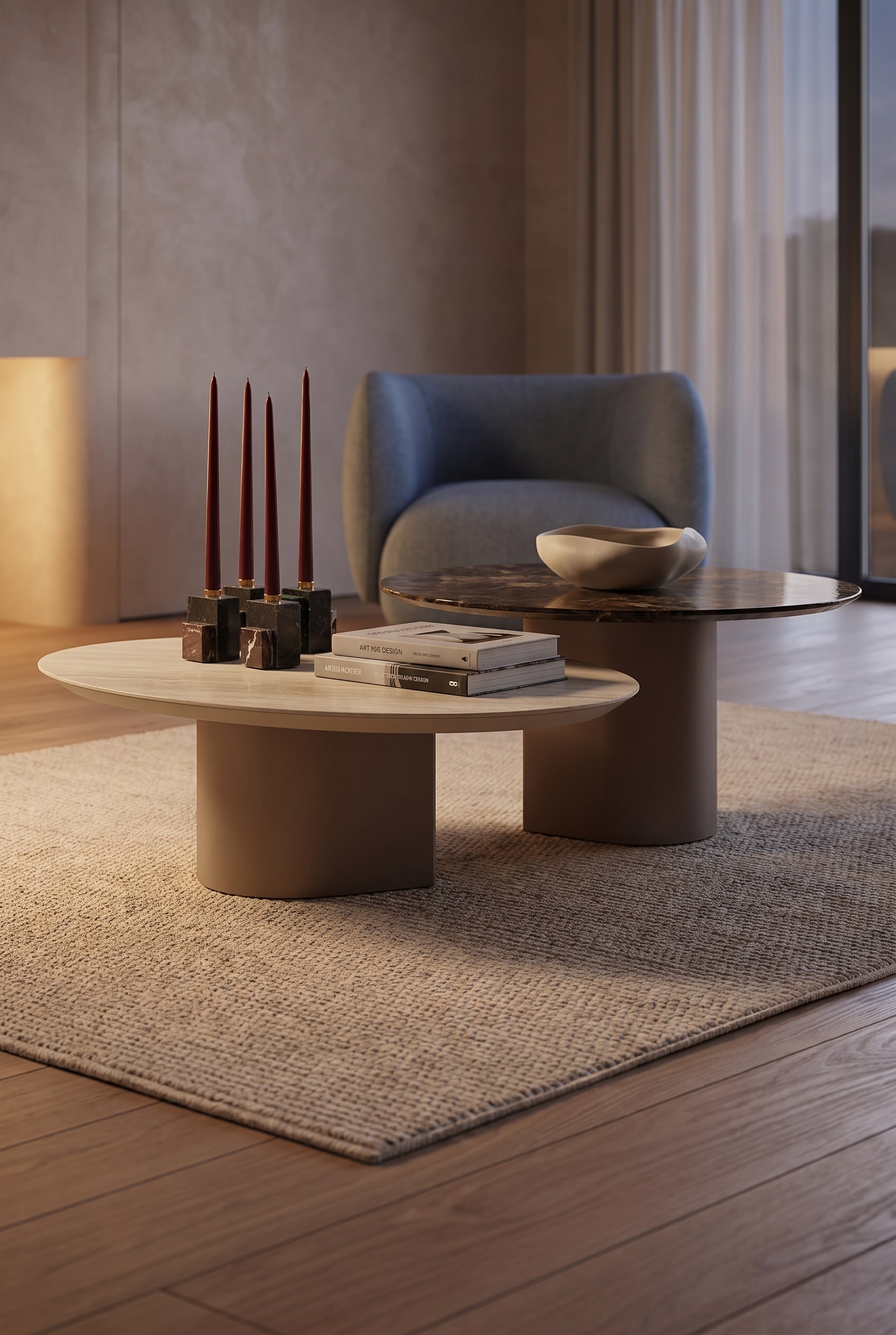 Salon moderne avec une table basse combinant un plateau en noyer noble avec une structure m&eacute;tallique filigrane anthracite, d&eacute;cor&eacute;e de beaux livres.