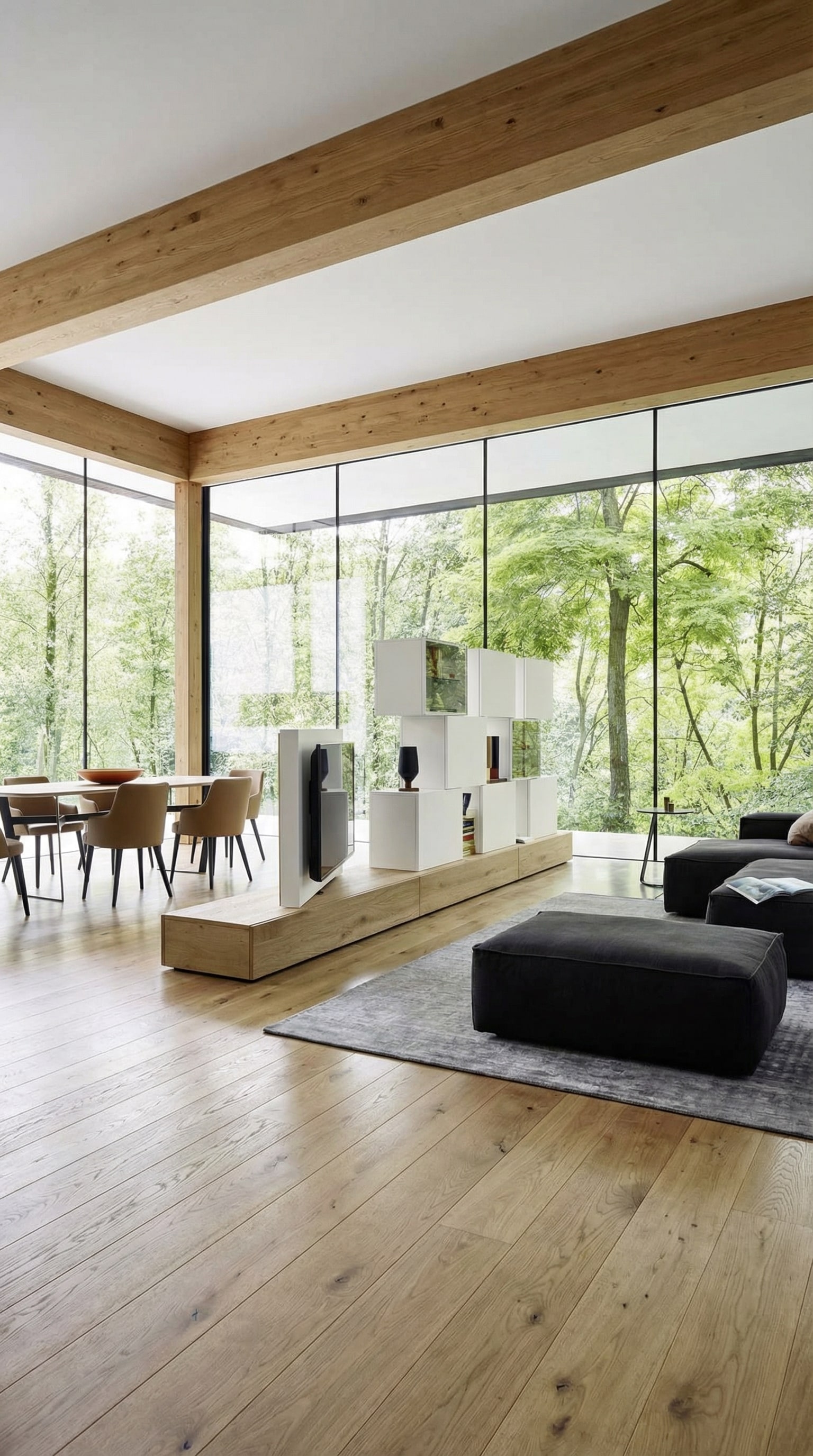 Freistehende moderne Wohnwand als Raumtrenner in offenem Wohnbereich