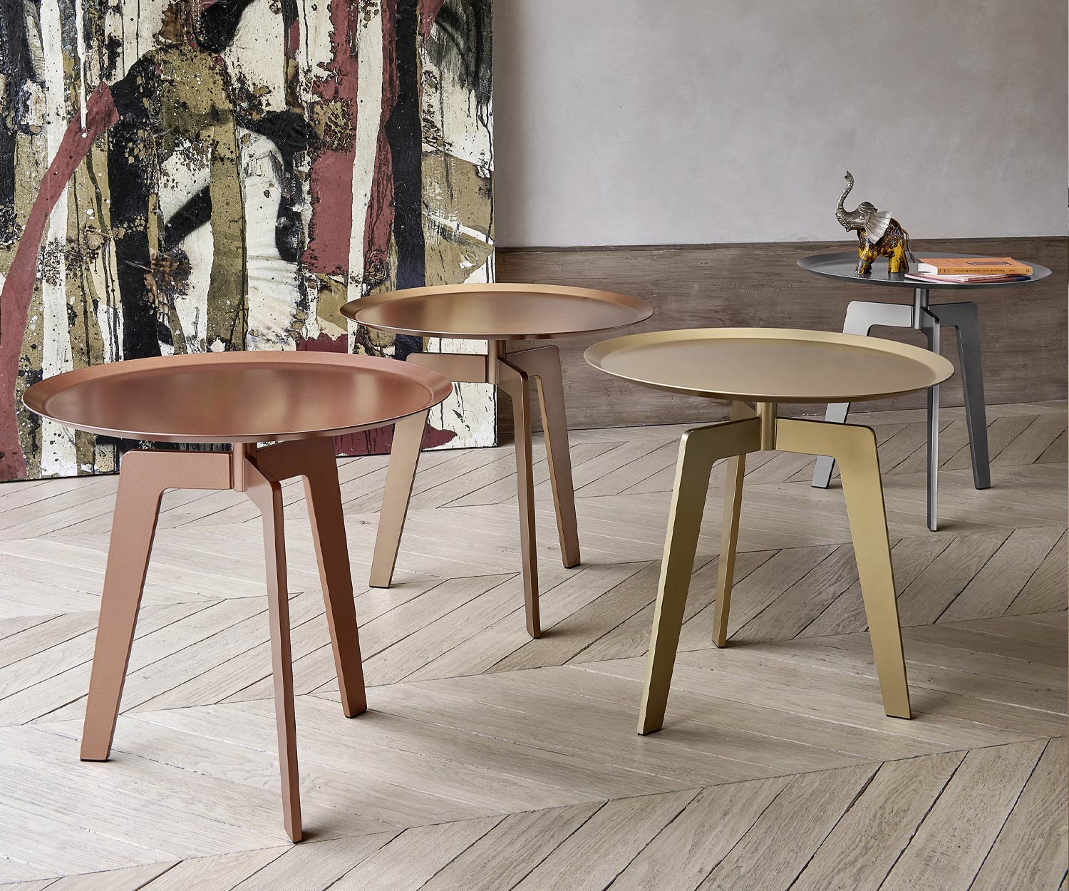 Exklusiver Livitalia Lotus Design Beistelltisch 3 Beine Exklusiver Livitalia Lotus Design Beistelltisch 3 Beine