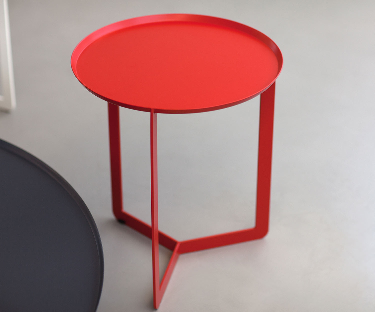 Exclusif MEME Design Round 1 table d'appoint en rouge
