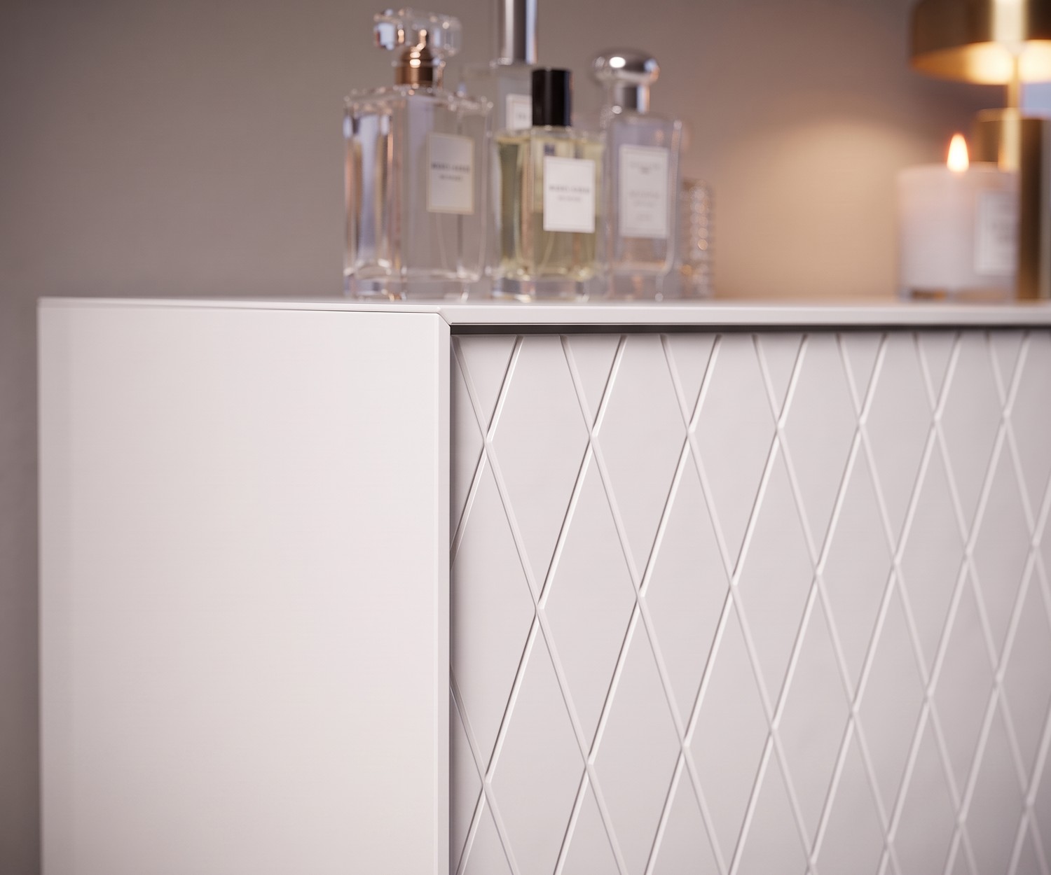 Buffet haut al2 e-klipse 009 pour chambre, meuble de rangement blanc mat avec portes à motif de losanges.