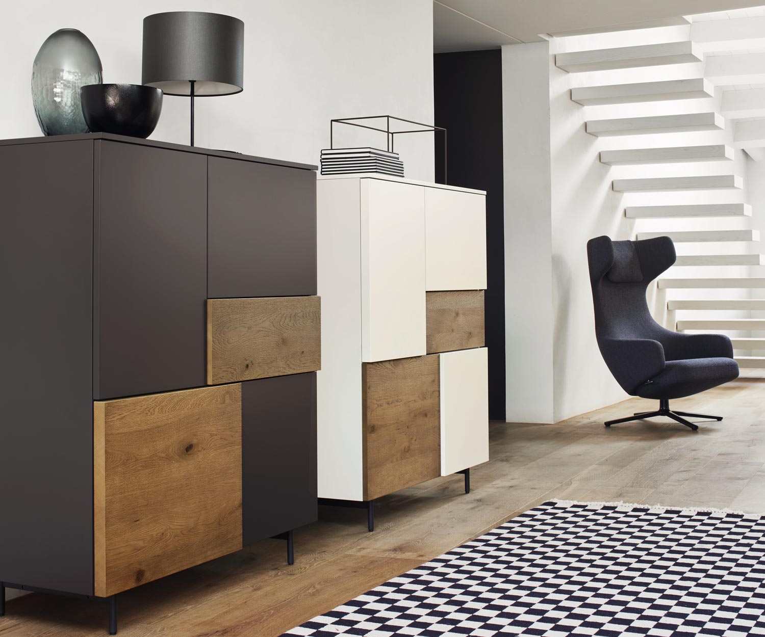 Exklusives Livitalia Design Highboard Incontro mit Schubladen und Türen ohne Griffe Exklusives Livitalia Design Highboard Incontro mit Schubladen und Türen ohne Griffe
