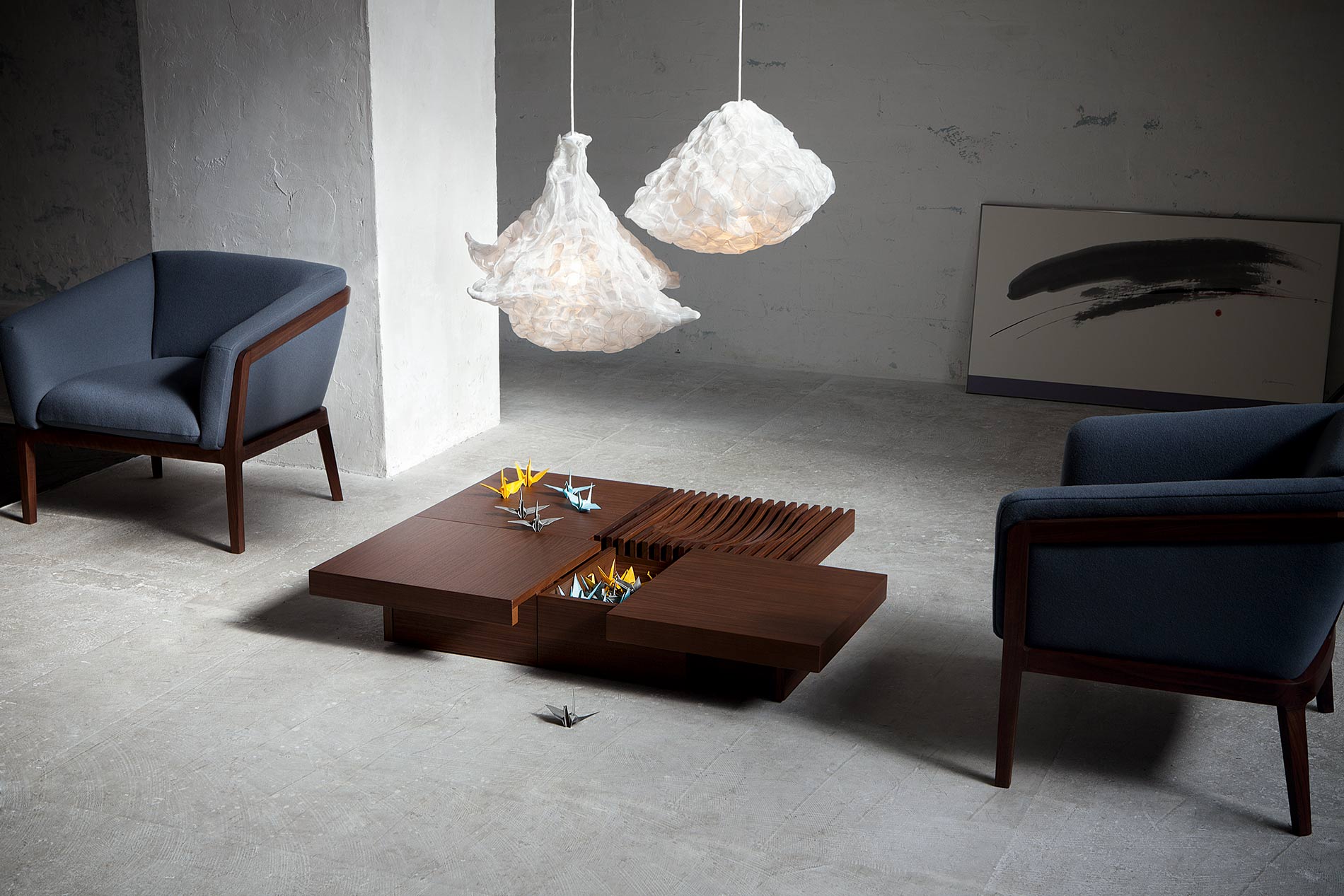 Table basse en bois massif avec compartiment secret Table basse en bois massif avec compartiment secret