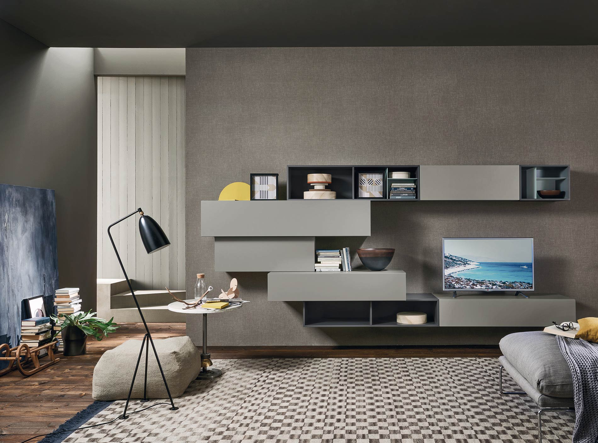 Meuble-paroi flottant avec armoires suspendues Meuble-paroi flottant avec armoires suspendues