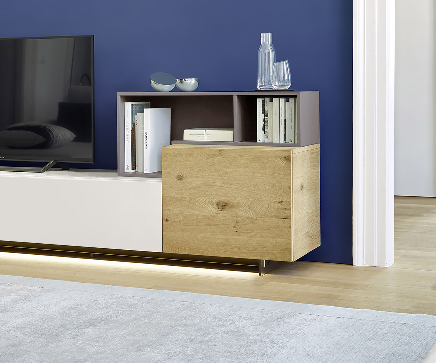 Meuble TV design exclusif Livitalia C09 pour les petits salons Chêne clair blanc mat effet flottant