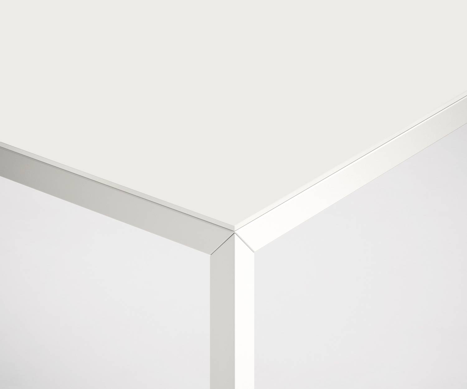 Table de salle à manger design laquée blanc mat Filo de Novamobili 