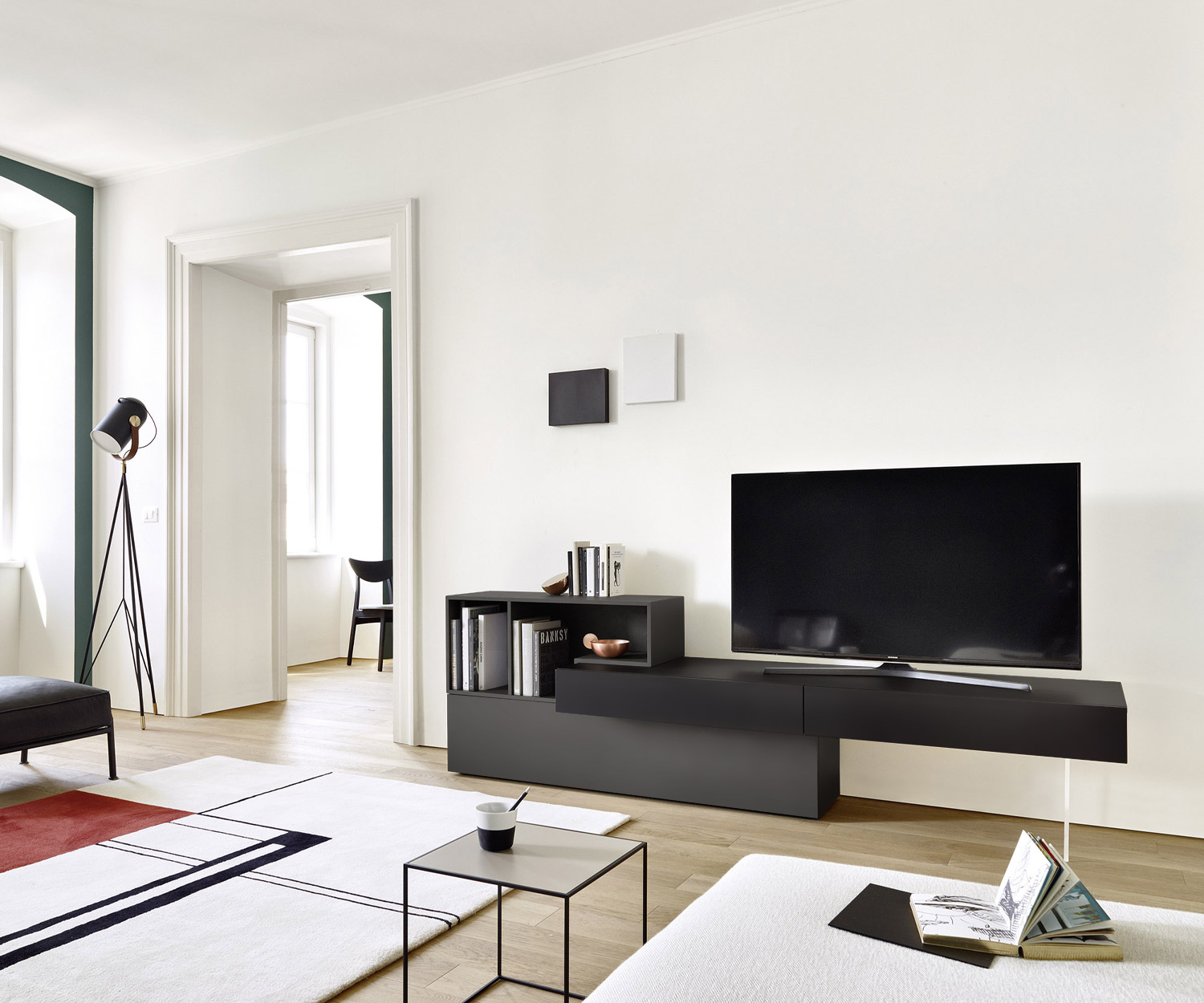 Meuble TV design exclusif de Livitalia Effet flottant grâce au pied en acrylique Chêne Foncé