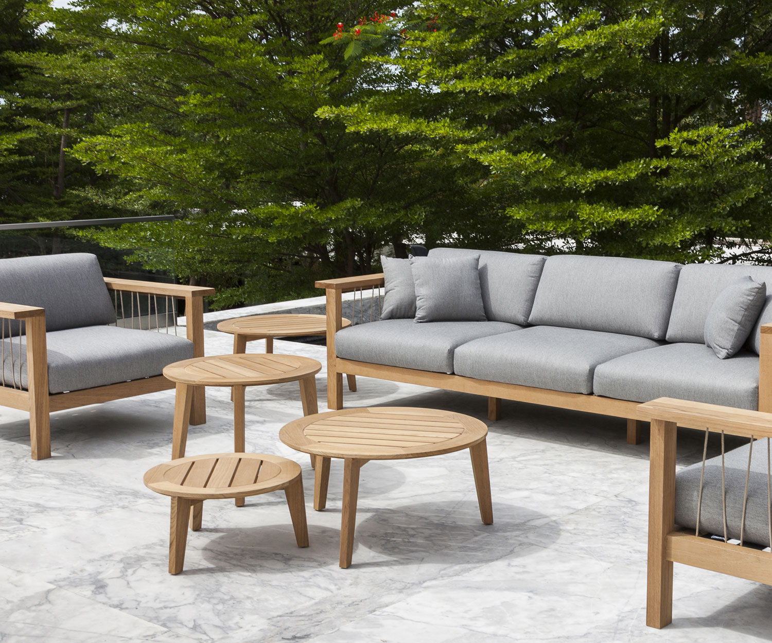 Oasiq Attol Teak Table d'appoint