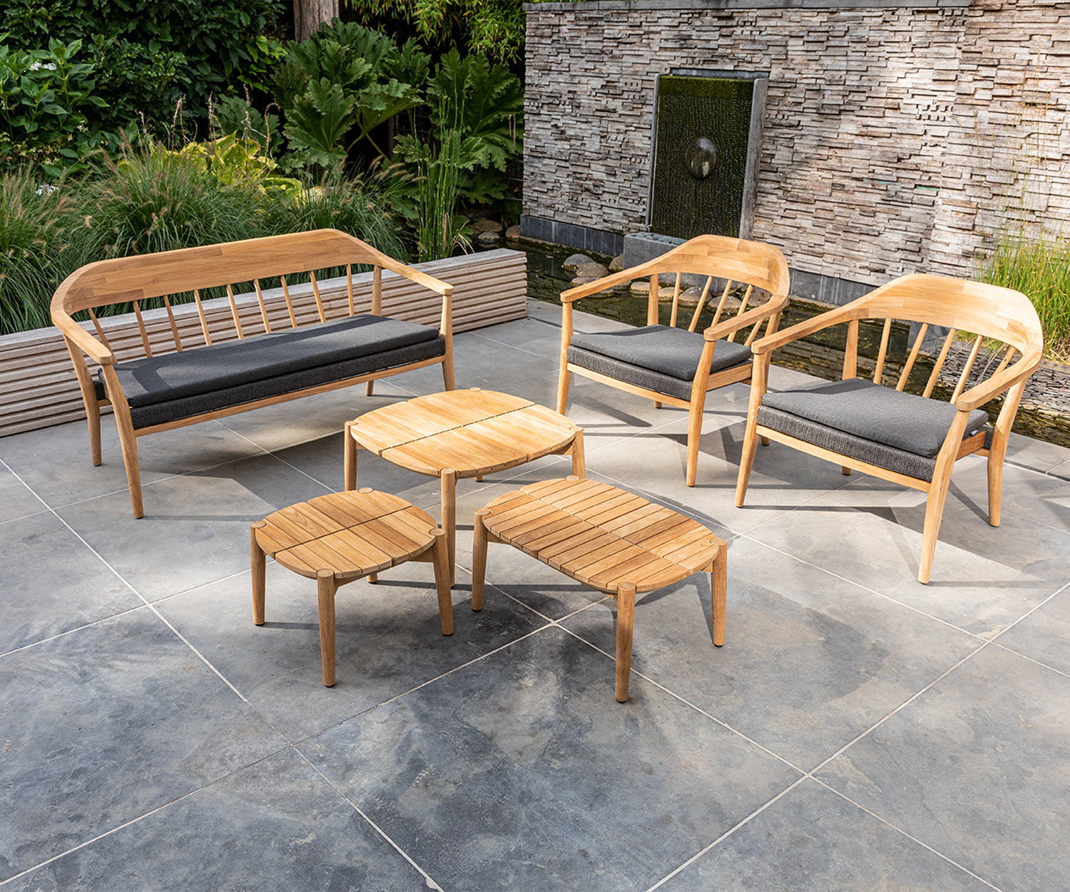 Copenhagen Outdoor Fauteuil de Oasiq avec chaises et tables d'appoint