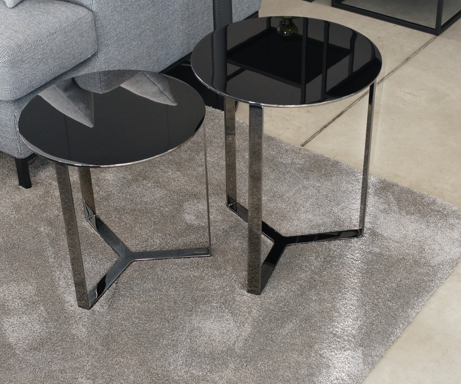 Table d'appoint moderne Marelli Clip laiton brossé Table d'appoint moderne Marelli Clip laiton brossé