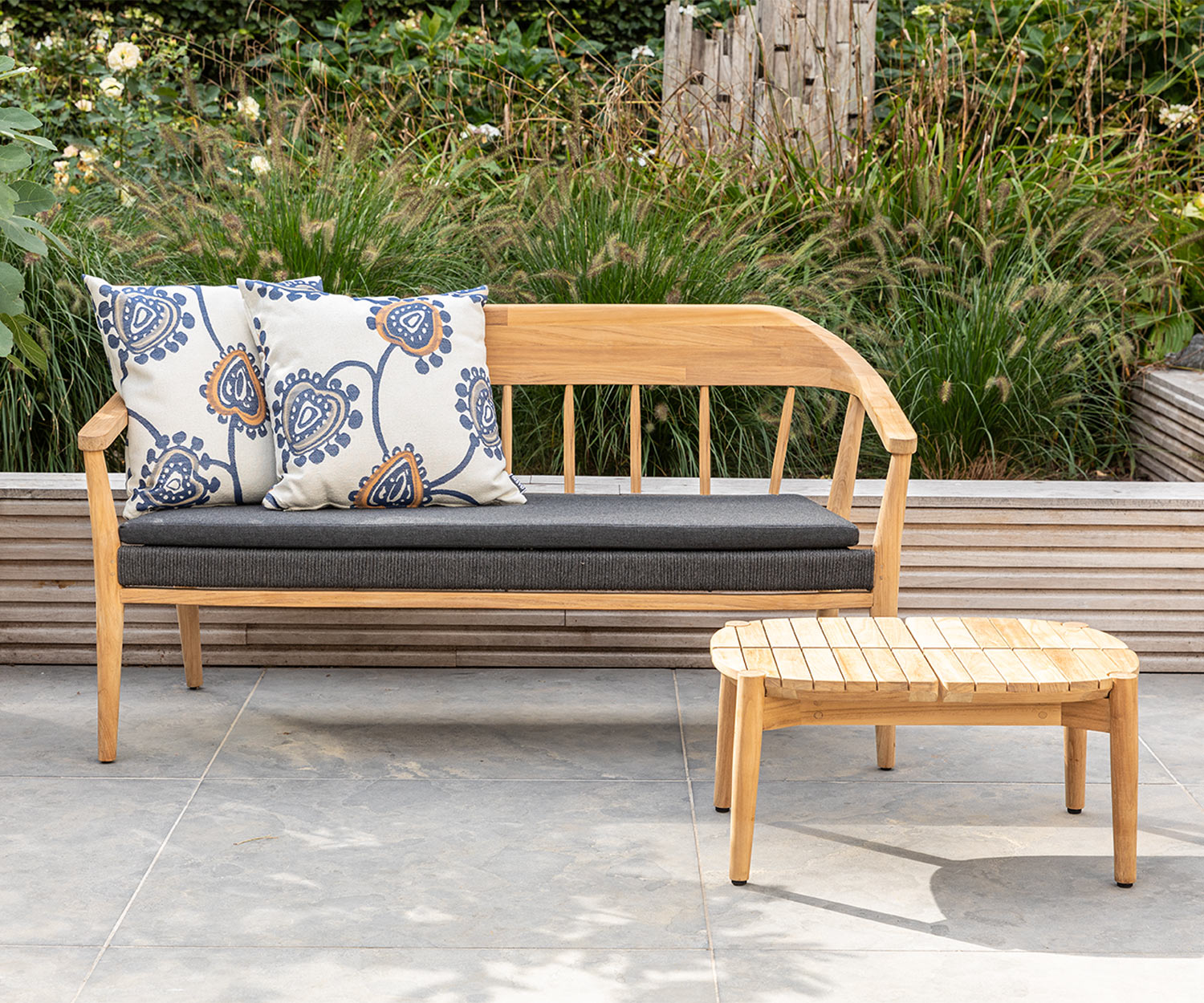 Moderner Oasiq Copenhagen Designer Garten Couchtisch auf vier Füßen Moderner Oasiq Copenhagen Designer Garten Couchtisch auf vier Füßen