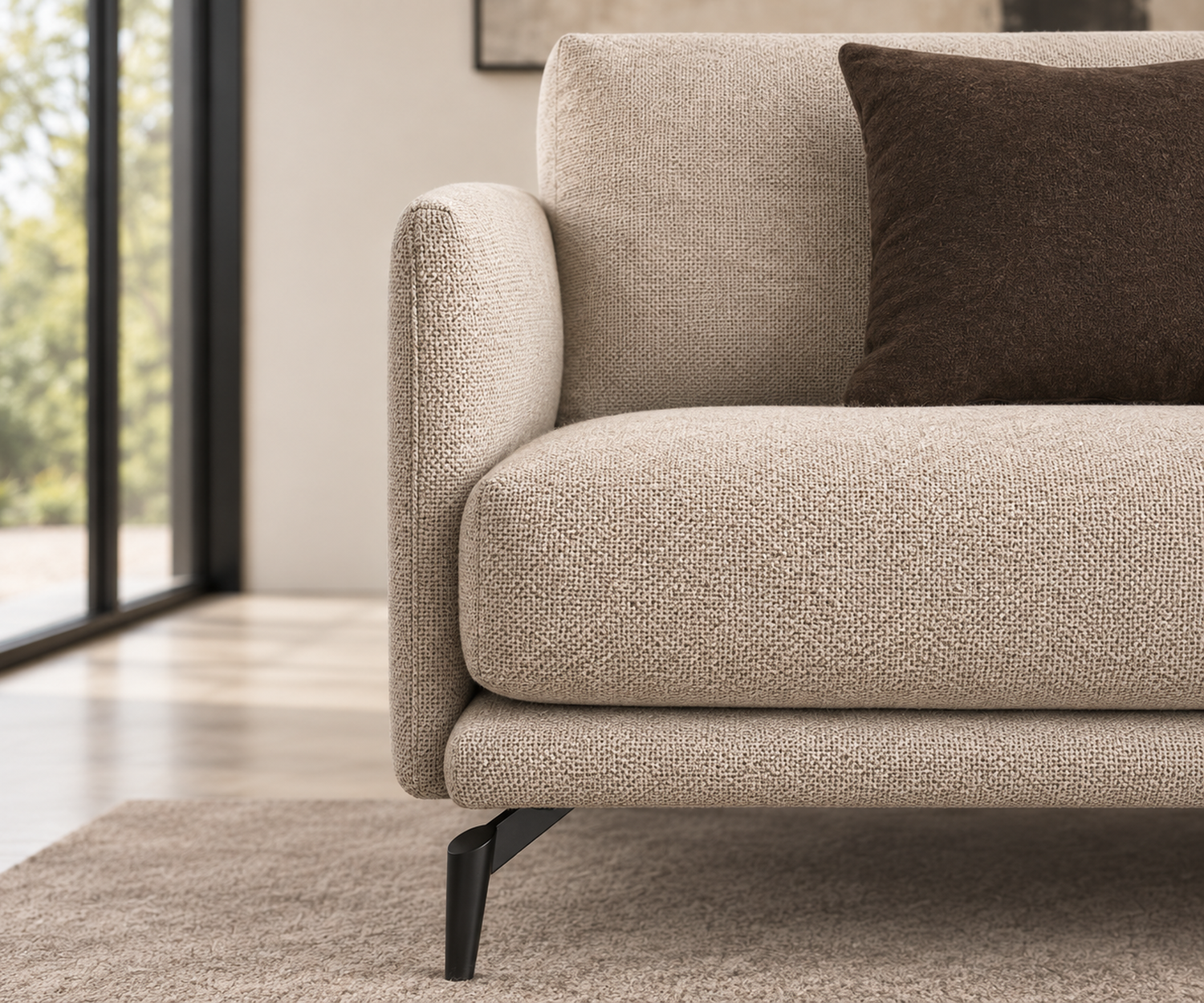 sofa-lisbora-2-sitzer-198-cm-beige-stoff-schwarze-metallfuesse-armlehne-stoff-naht-detail sofa-lisbora-2-sitzer-198-cm-beige-stoff-schwarze-metallfuesse-armlehne-stoff-naht-detail