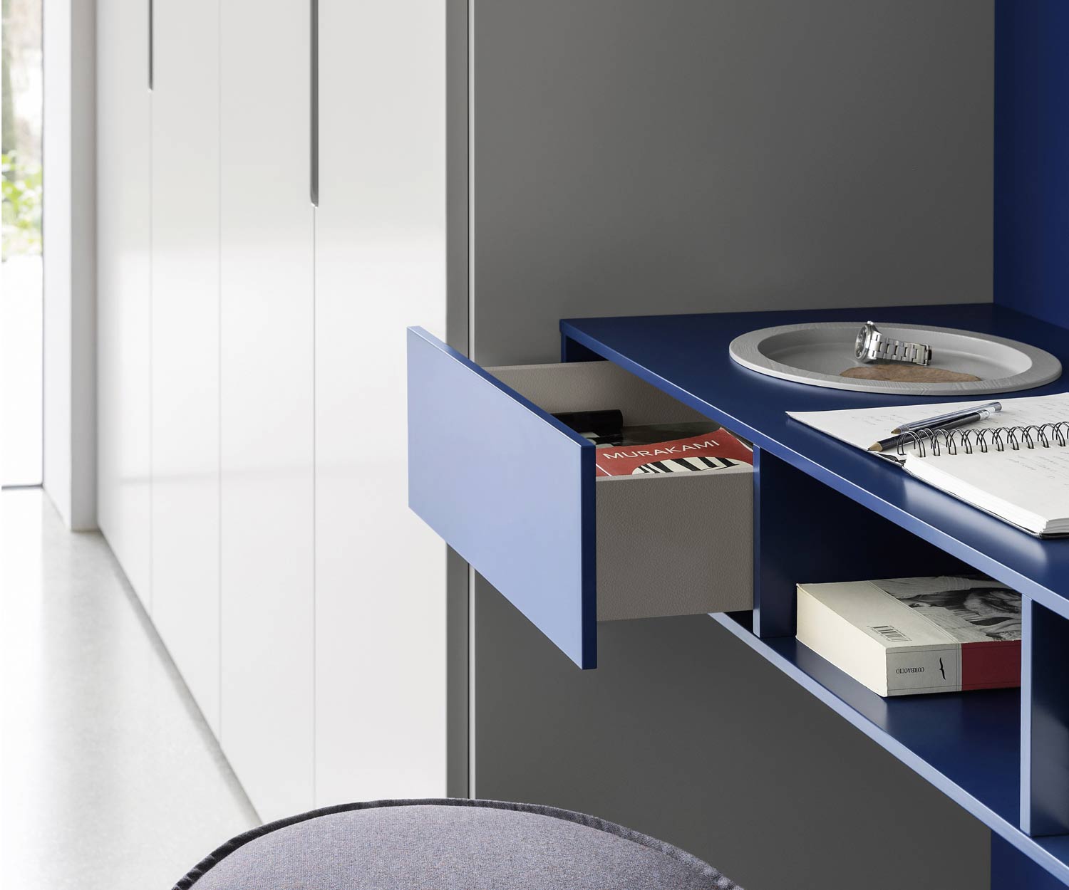 Armoire design de haute qualité Novamobili Armoire avec bureau Armoire design de haute qualité Novamobili Armoire avec bureau