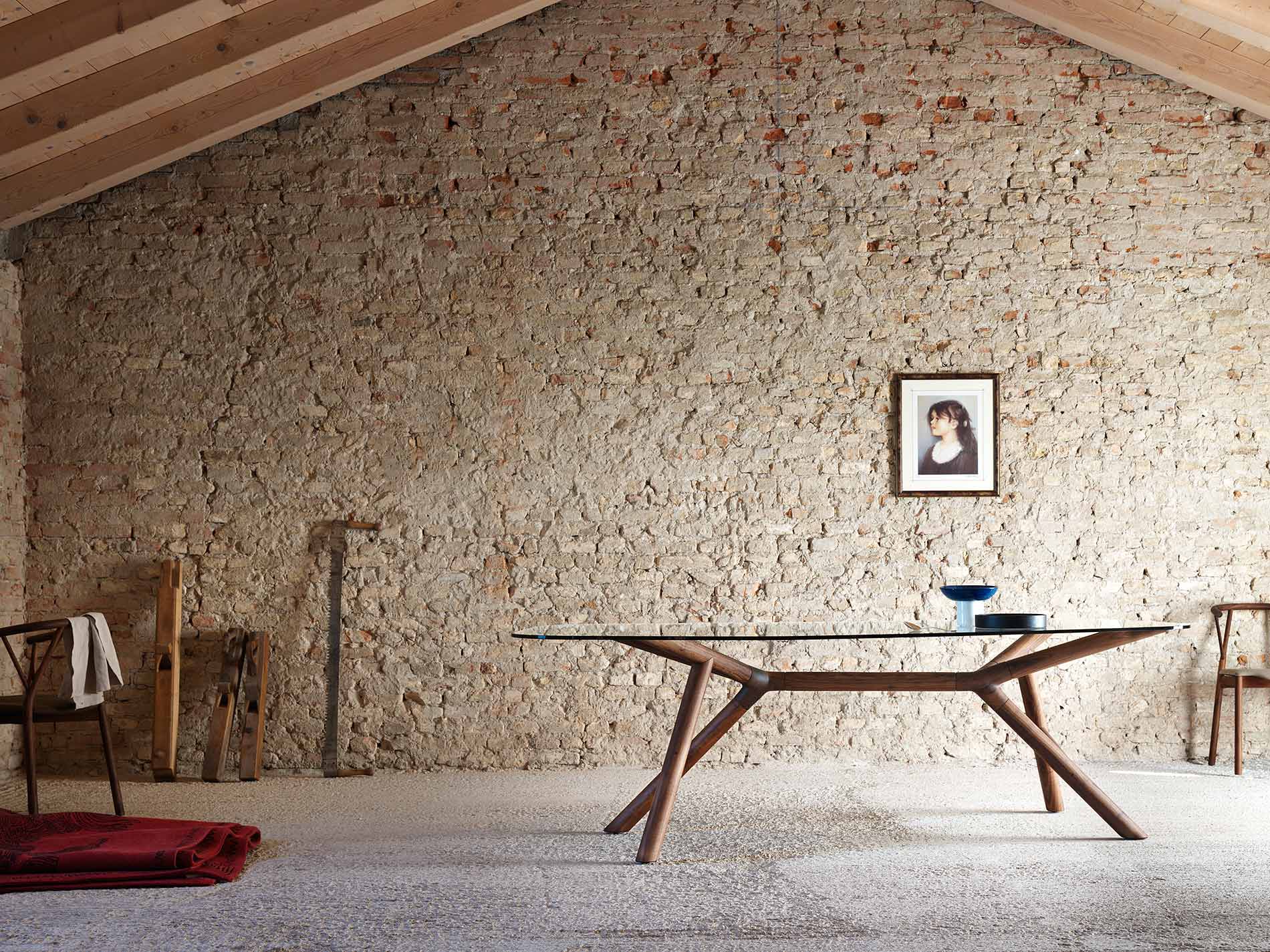 Table en bois et verre design d'Italie