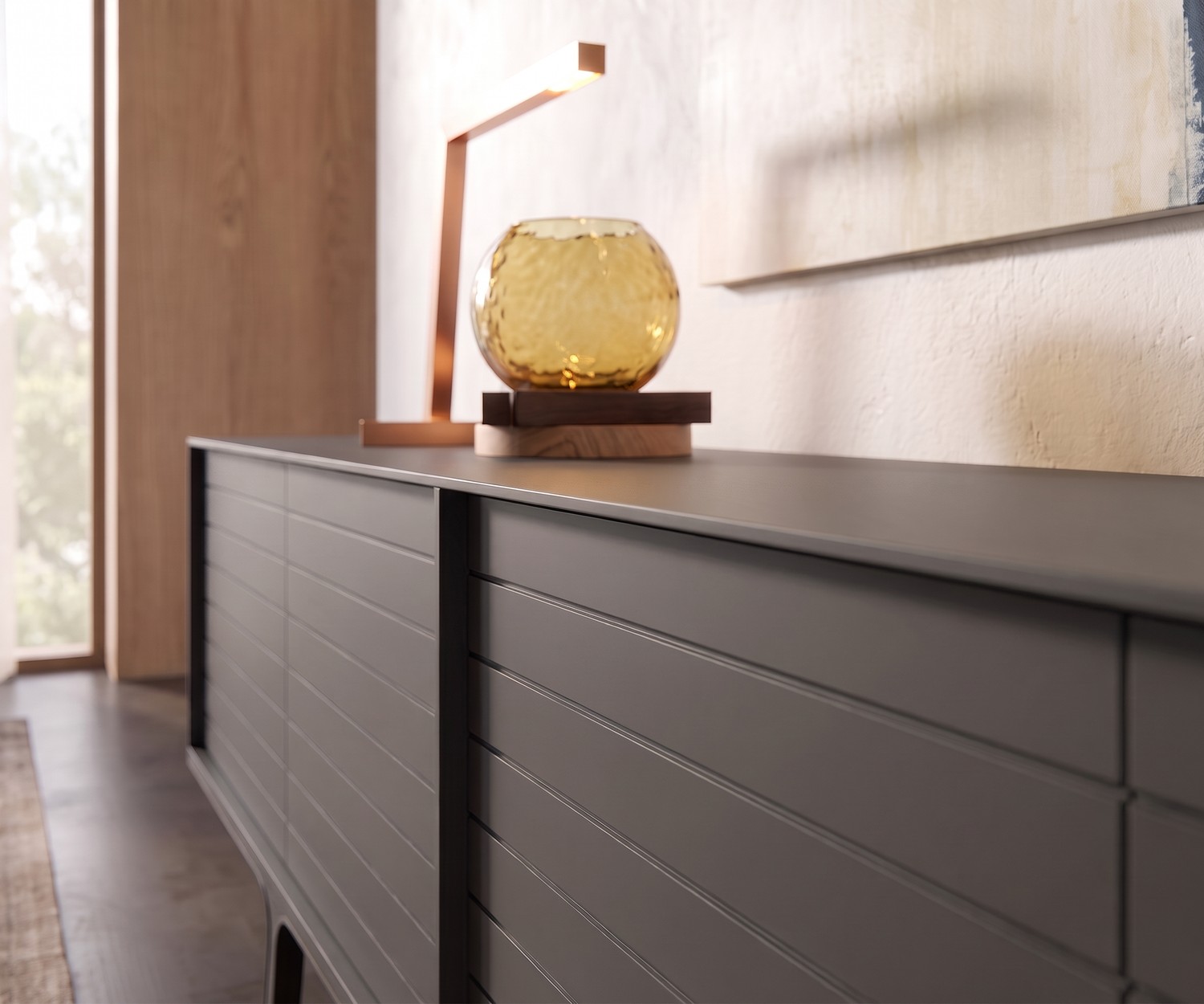 al2 Mobius 002 Sideboard fürs Wohnzimmer in Dunkelgrau mit Holzbeinen, minimalistische Dekoration und abstraktes Bild.