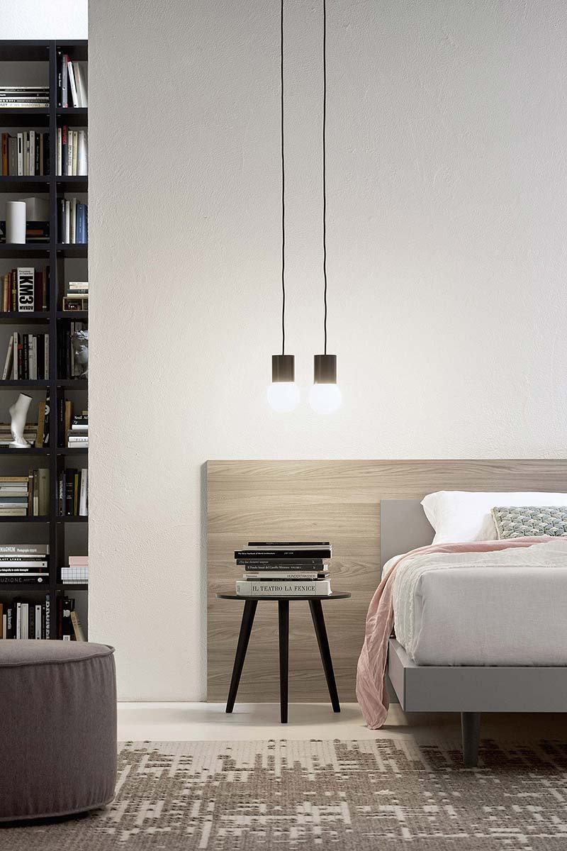 Table d'appoint design 3 pieds Table d'appoint design 3 pieds