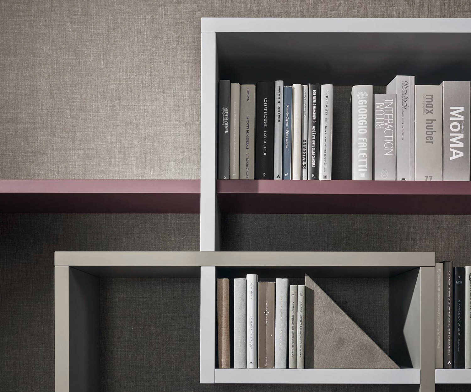 Exklusive Livitalia Design Wohnwand C59 mit Bücherregal hängend