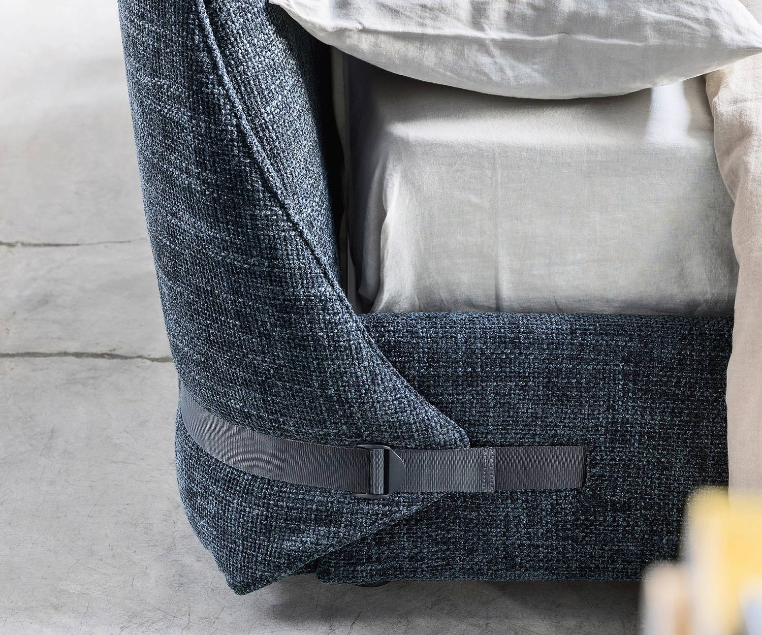 Novamobili Designer Bett Tape mit Gurt Bespannung Novamobili Designer Bett Tape mit Gurt Bespannung