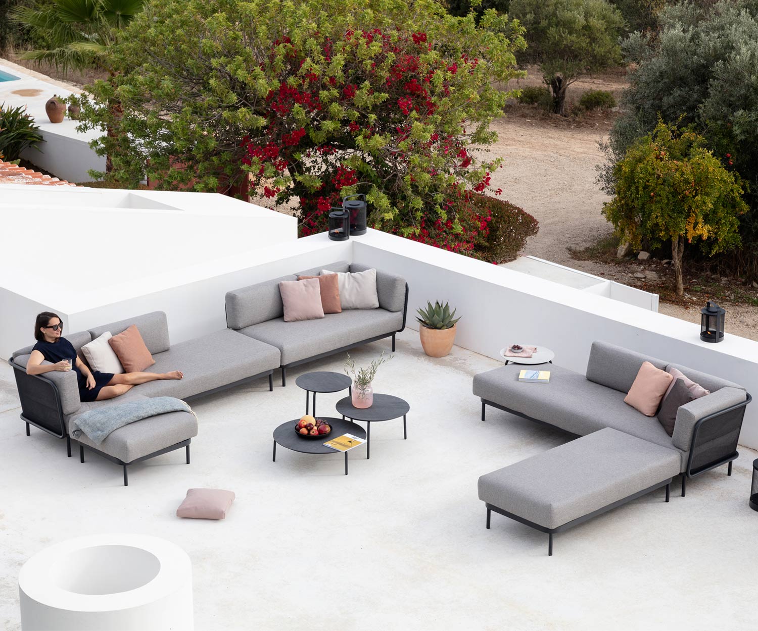 Todus Starling Design Table d'appoint sur la terrasse avec le canapé de jardin Baza