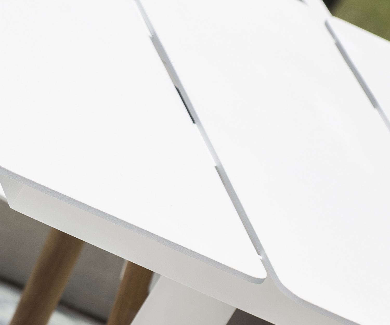 Oasiq Ceru Aluminium Table à manger L 70 cm blanc