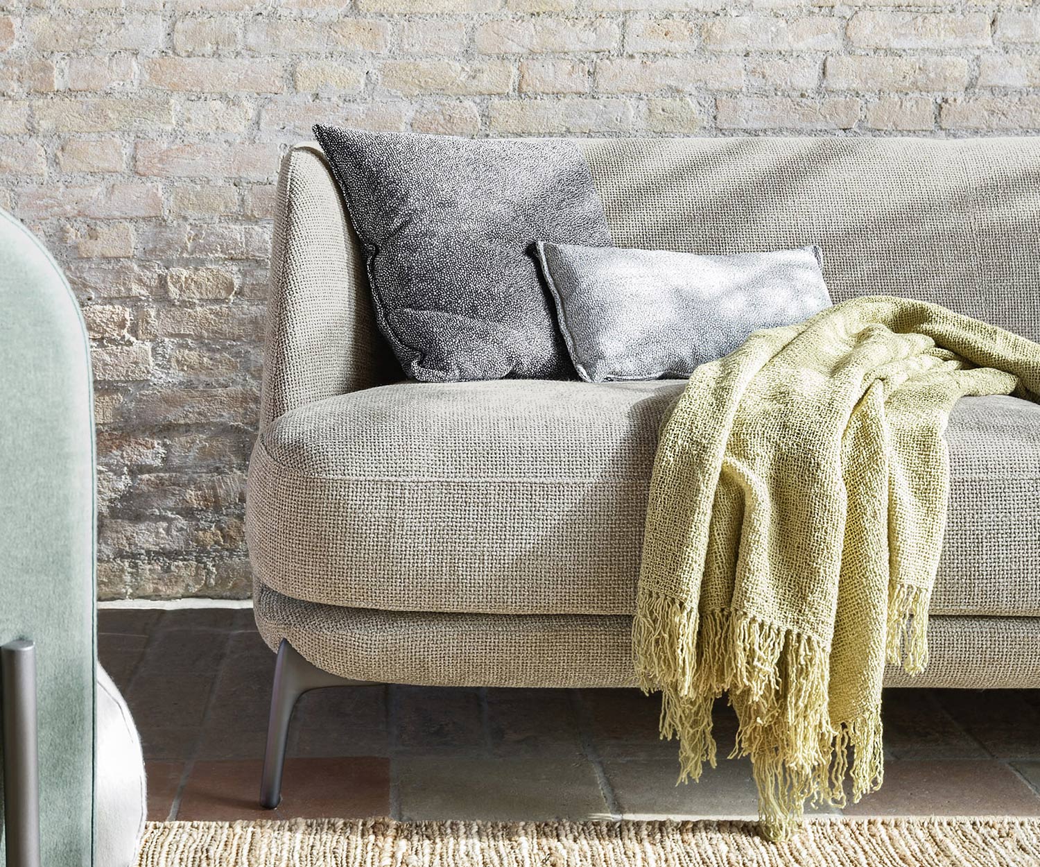 Novamobili Design Sofa Velvet mit Kaltschaumpolsterung Novamobili Design Sofa Velvet mit Kaltschaumpolsterung