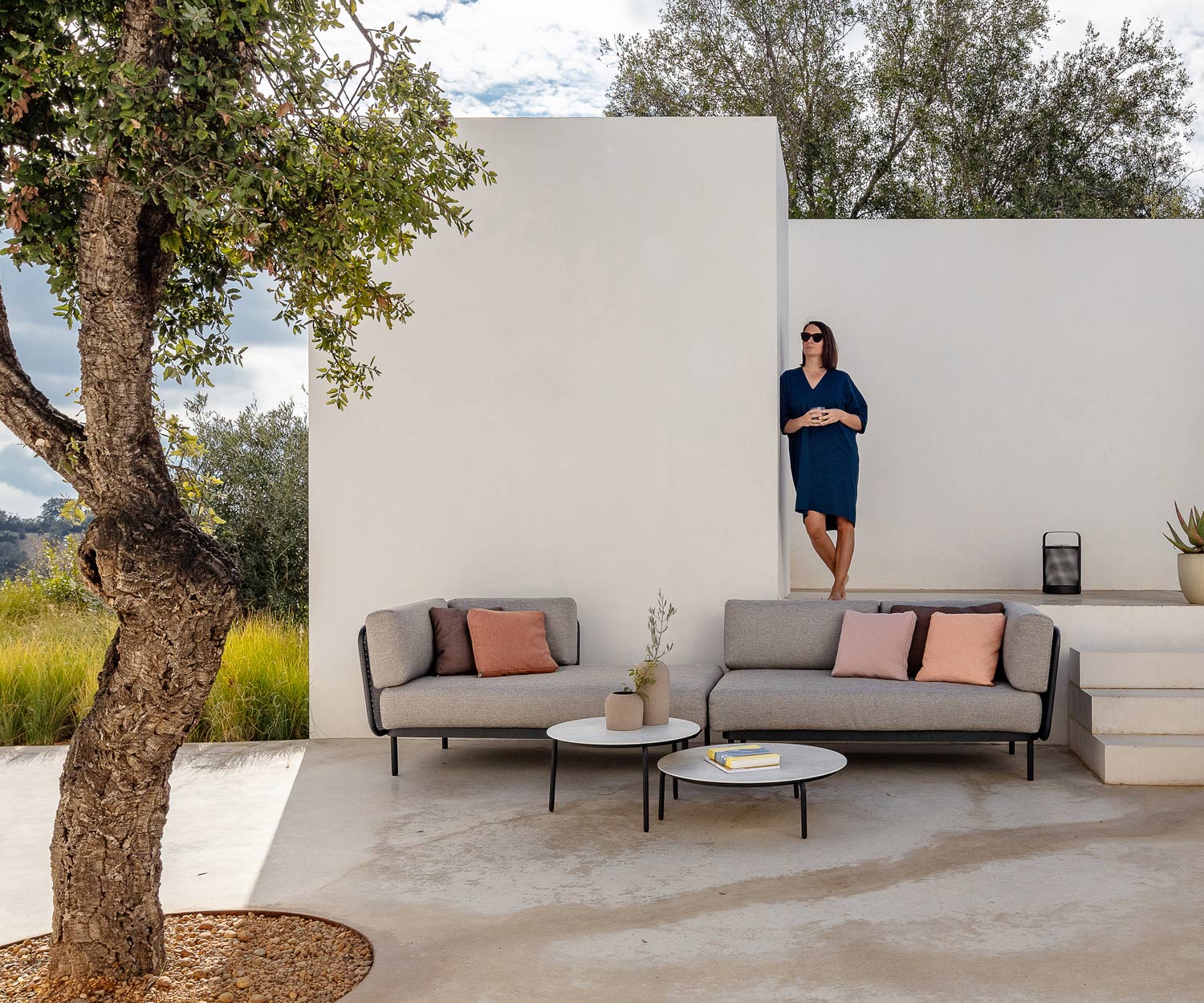 Todus Table d'appoint design Starling sur la terrasse avec daybed Baza