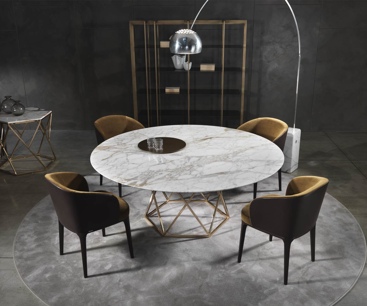 Design Luxe Table à manger Marelli Tatlin Marbre avec chaises dans la salle à manger