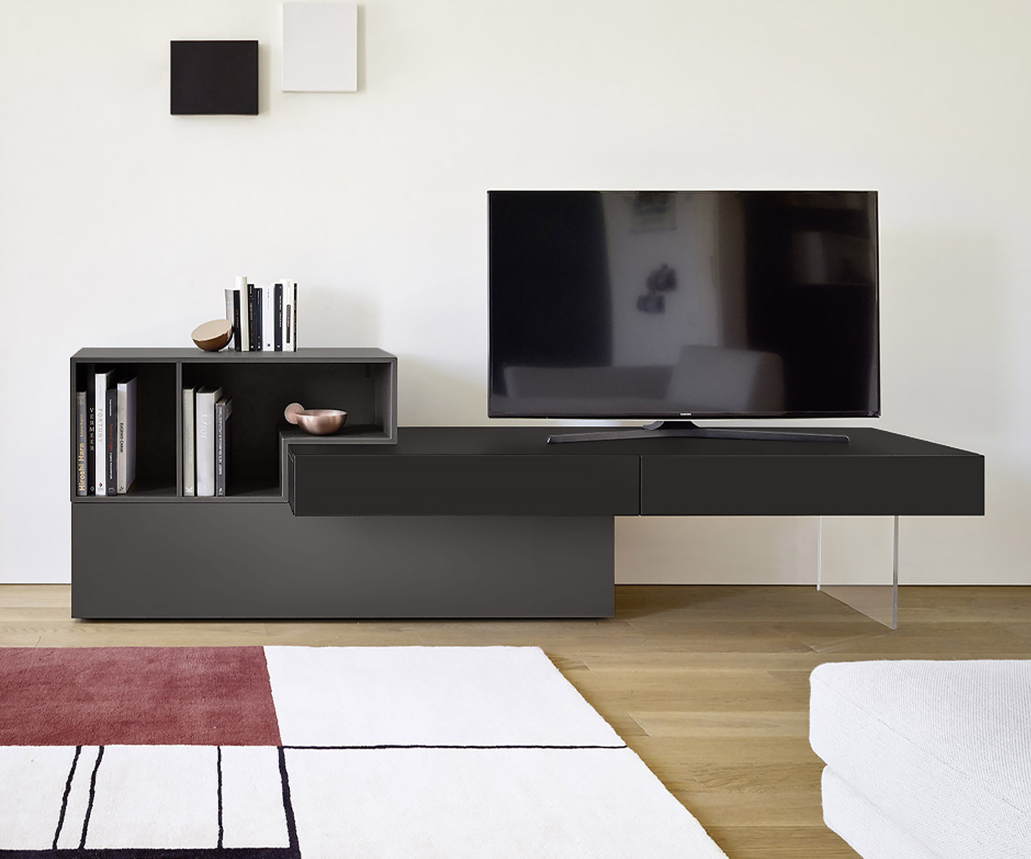 Meuble TV design exclusif de Livitalia Effet flottant grâce au pied en acrylique Chêne Foncé