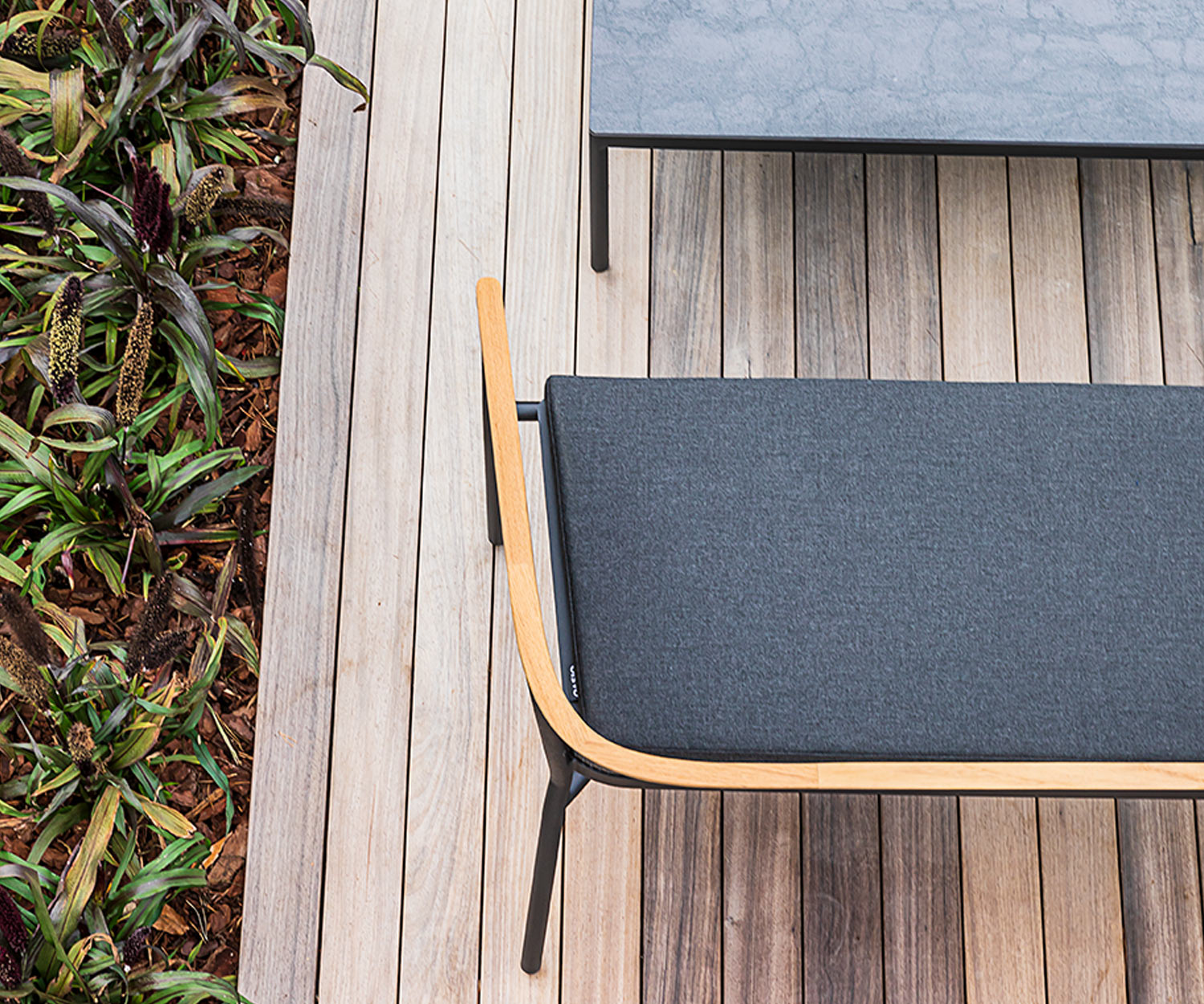 Haute qualité Oasiq Lounge Sofa pour 2 personnes en détail Teck Dossier Anthracite Coussin d'assise Haute qualité Oasiq Lounge Sofa pour 2 personnes en détail Teck Dossier Anthracite Coussin d'assise