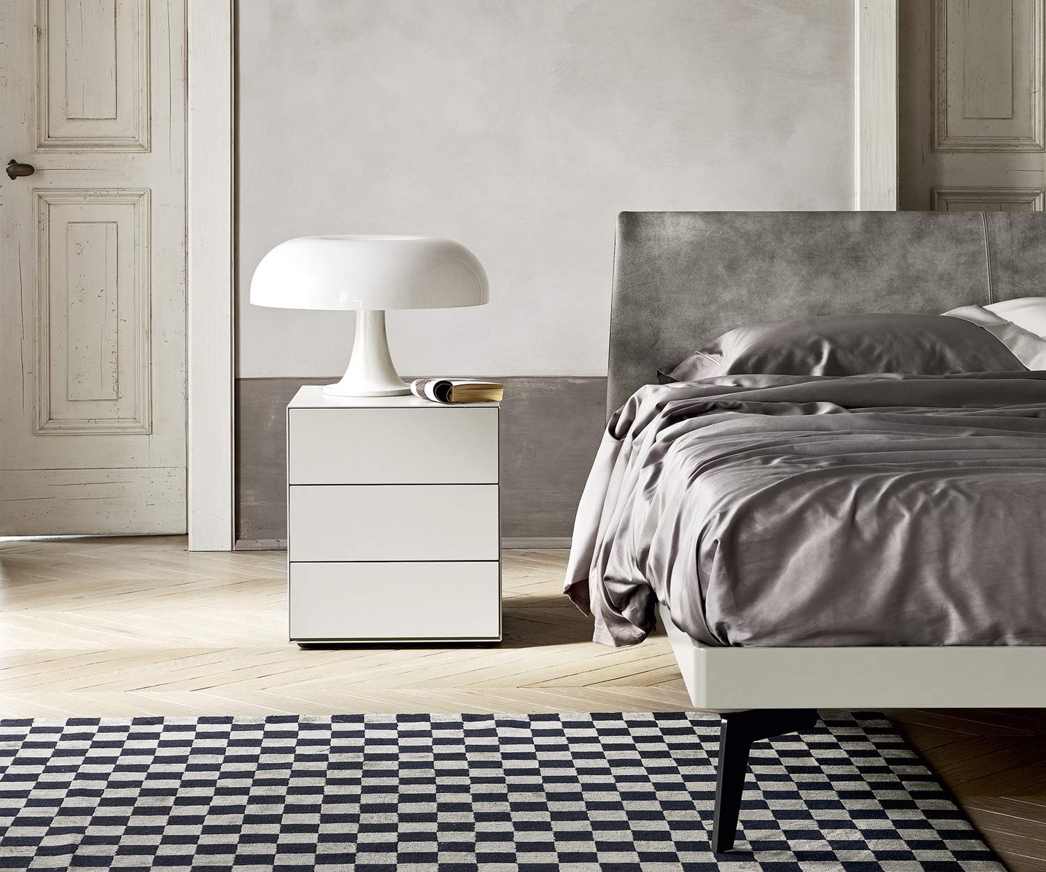 Table de nuit minimaliste Livitalia Design Ecletto avec trois tiroirs en blanc