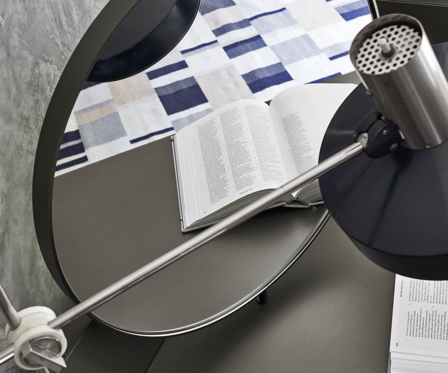 Livitalia Secrétaire design Segreto de haute qualité avec miroir de courtoisie rond en détail Livitalia Secrétaire design Segreto de haute qualité avec miroir de courtoisie rond en détail