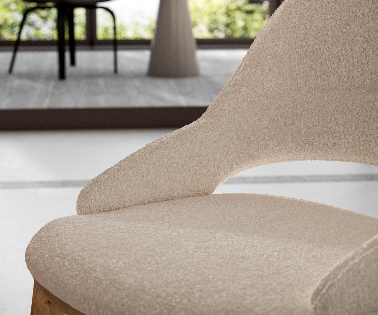 Chaise rembourrée moderne en cuir beige et piètement en chêne brun