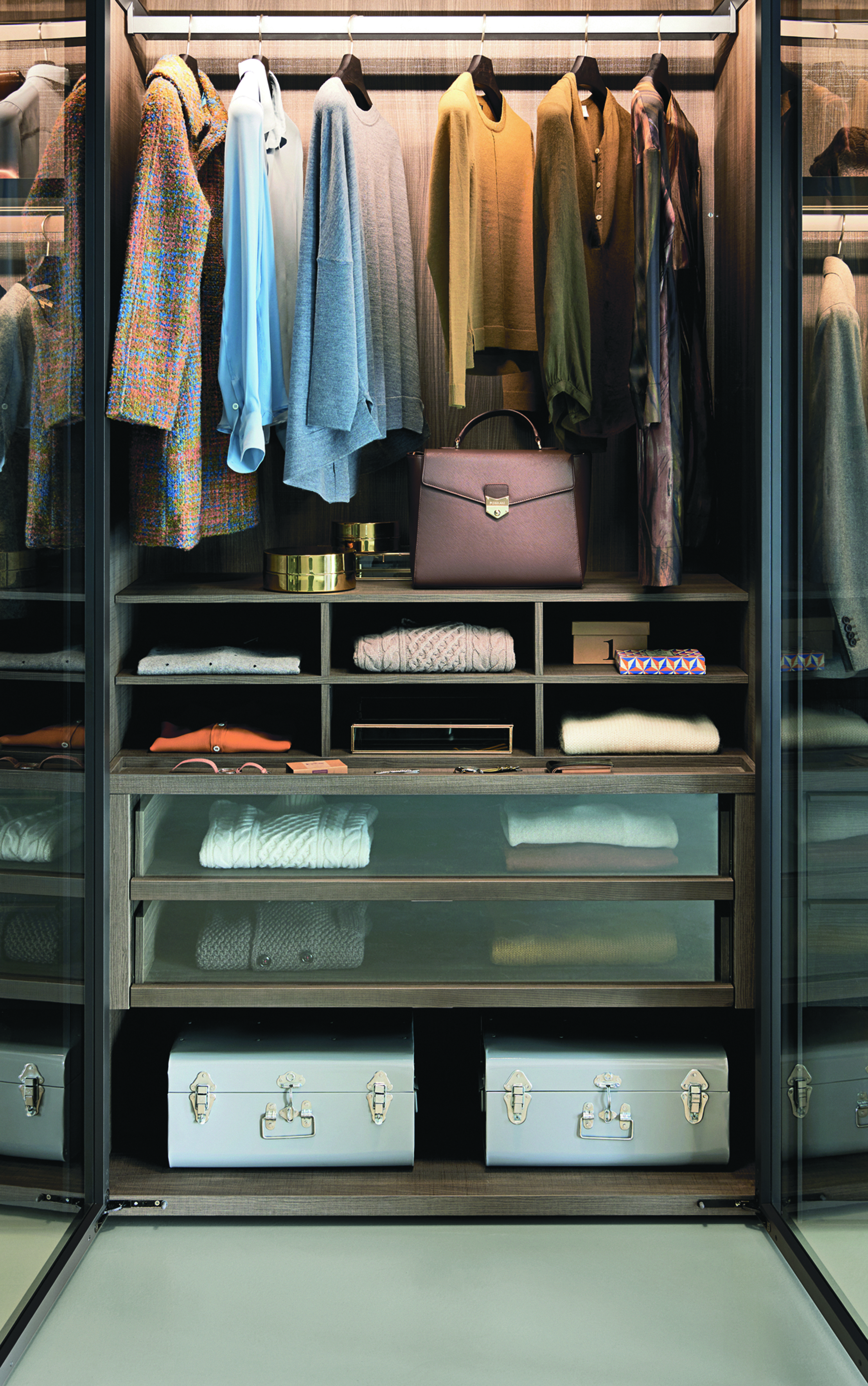 kleidung-richtig-aufbewahren-falten-oder-haengen