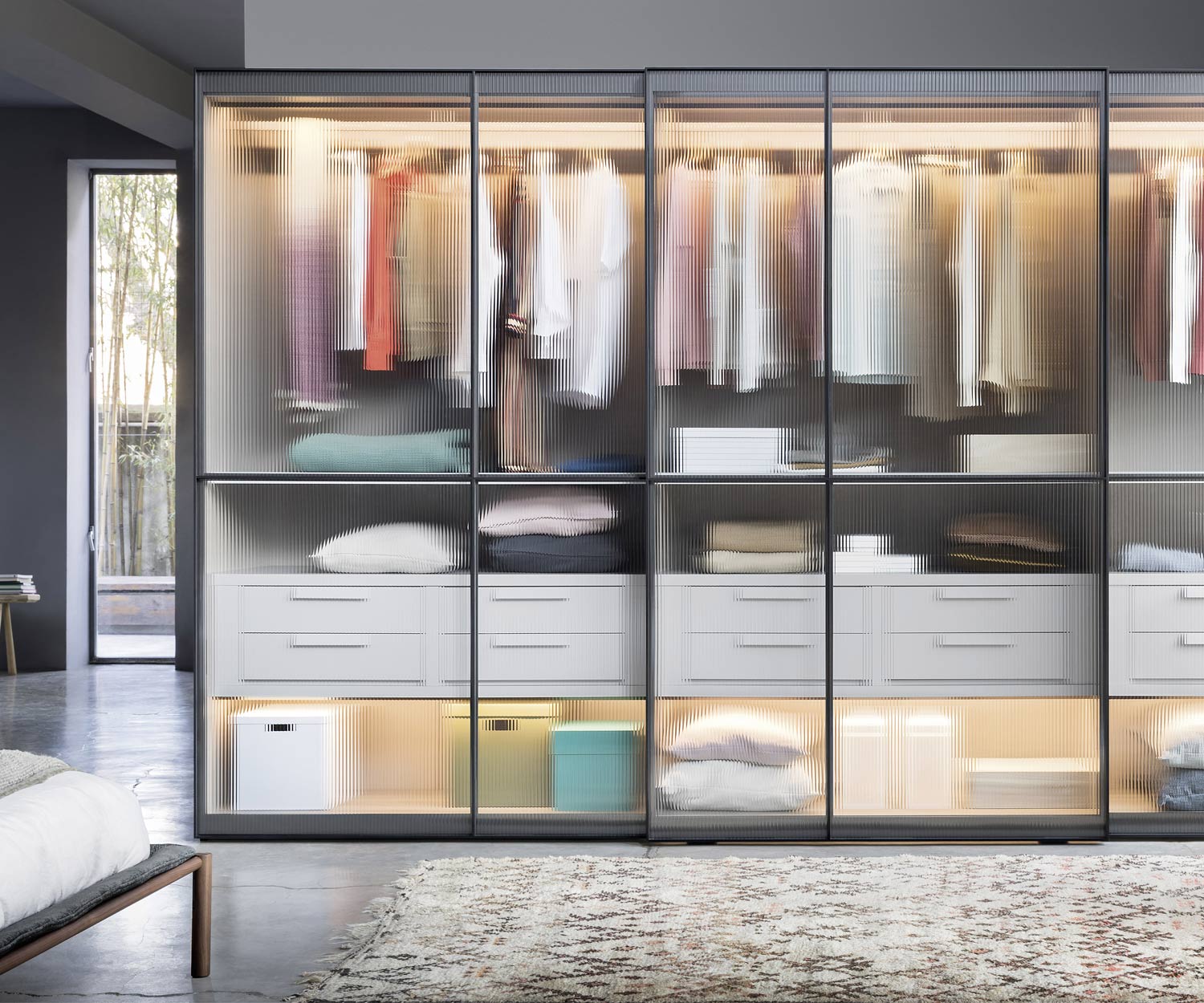 Armoire design exclusive en verre à portes coulissantes Novamobili Layer Armoire design exclusive en verre à portes coulissantes Novamobili Layer